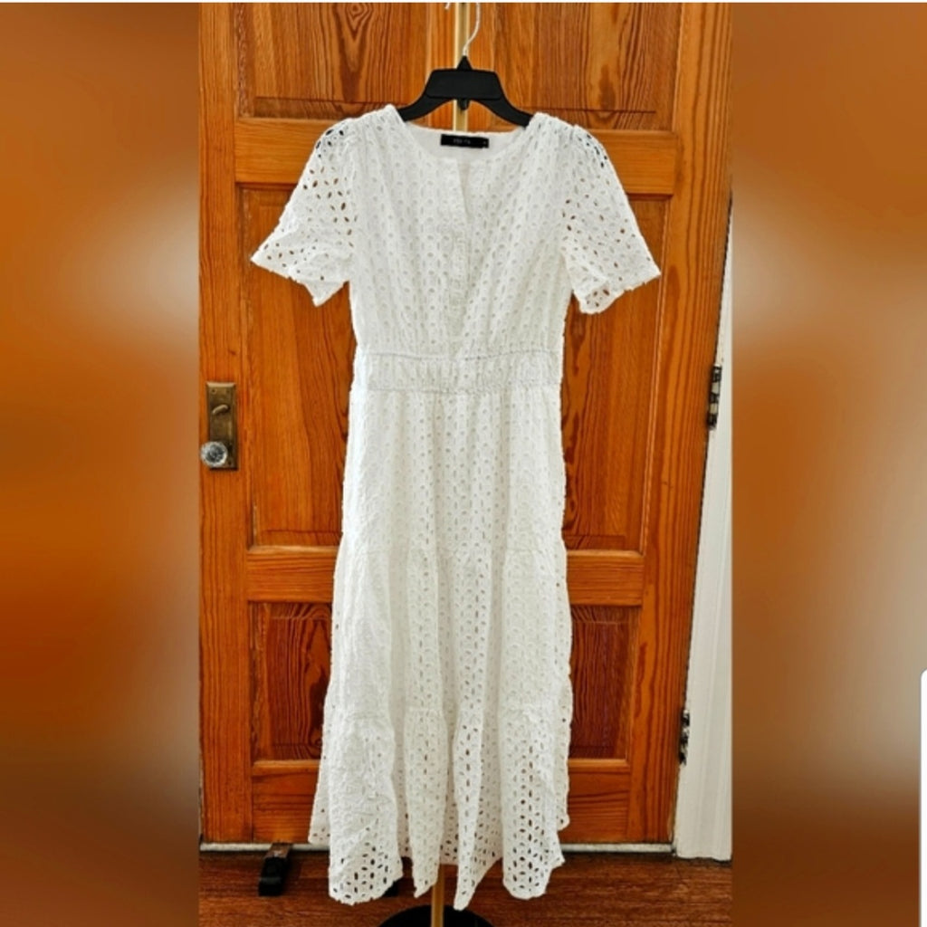 Zesica White Eyelet Dress Sz Small