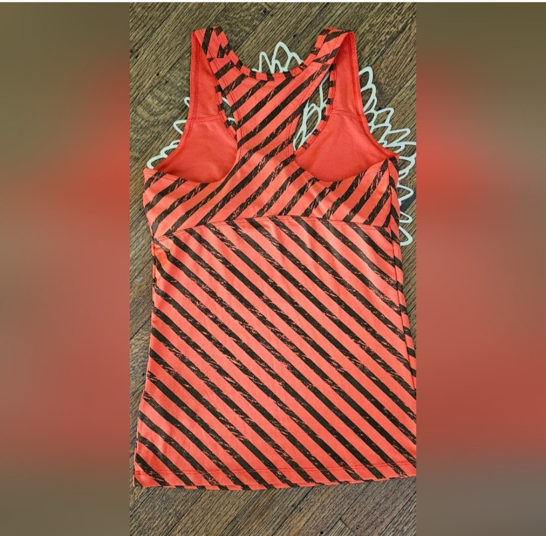 The North Face Razor Back Dry Fit Tank with Shelf Bra Size Small