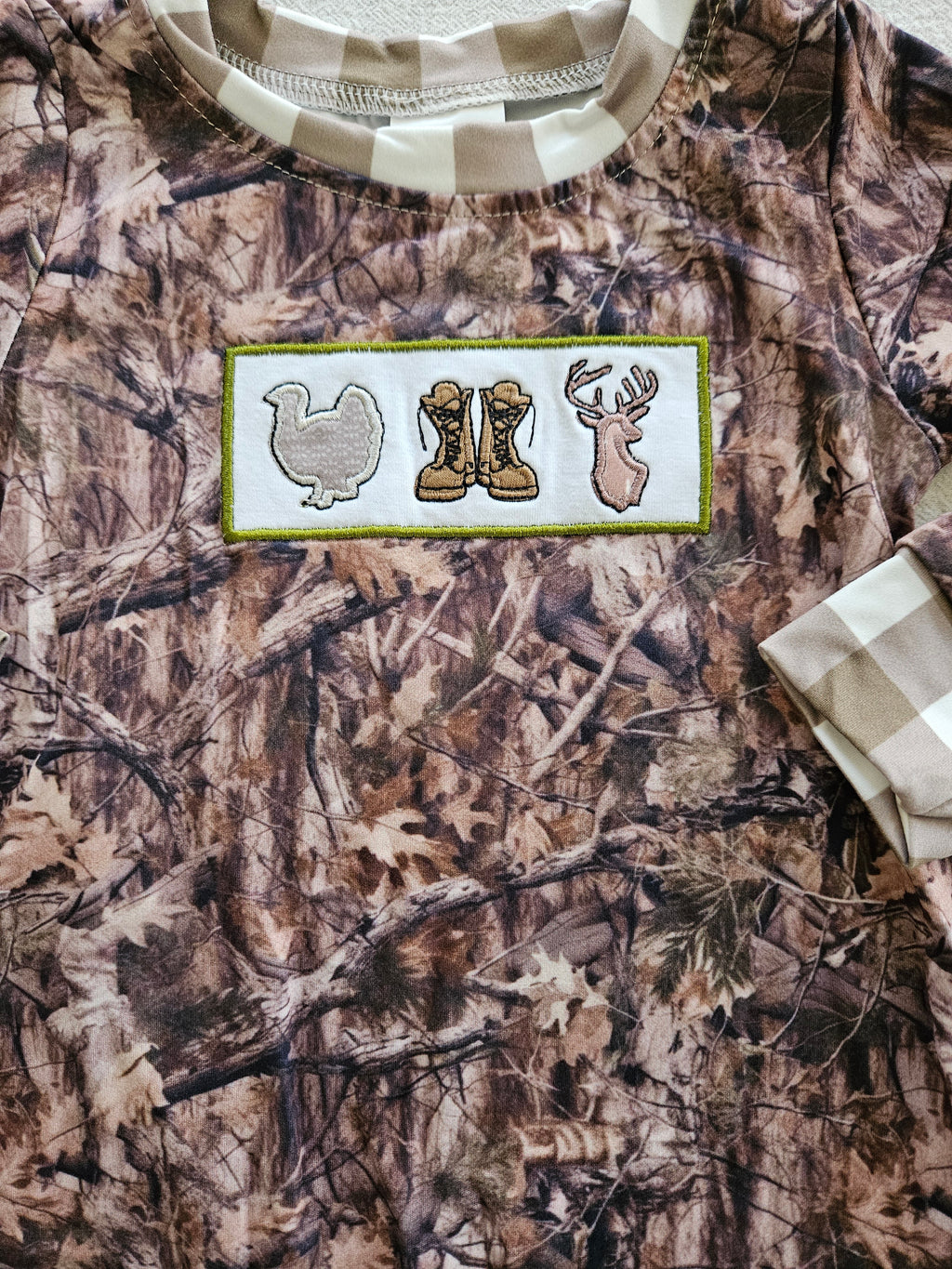 Sassy Kids Camo Hunting  Applique Romper Sz 12-18M