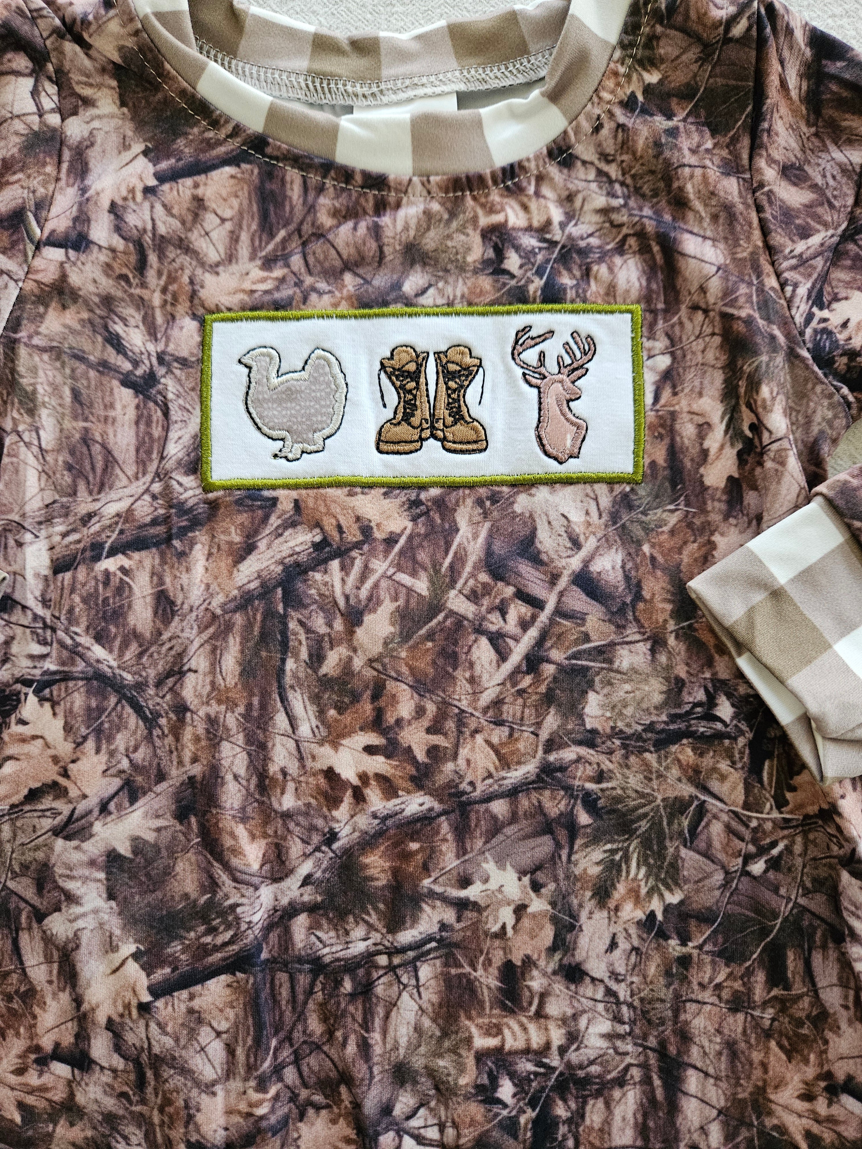 Sassy Kids Camo Hunting  Applique Romper Sz 12-18M