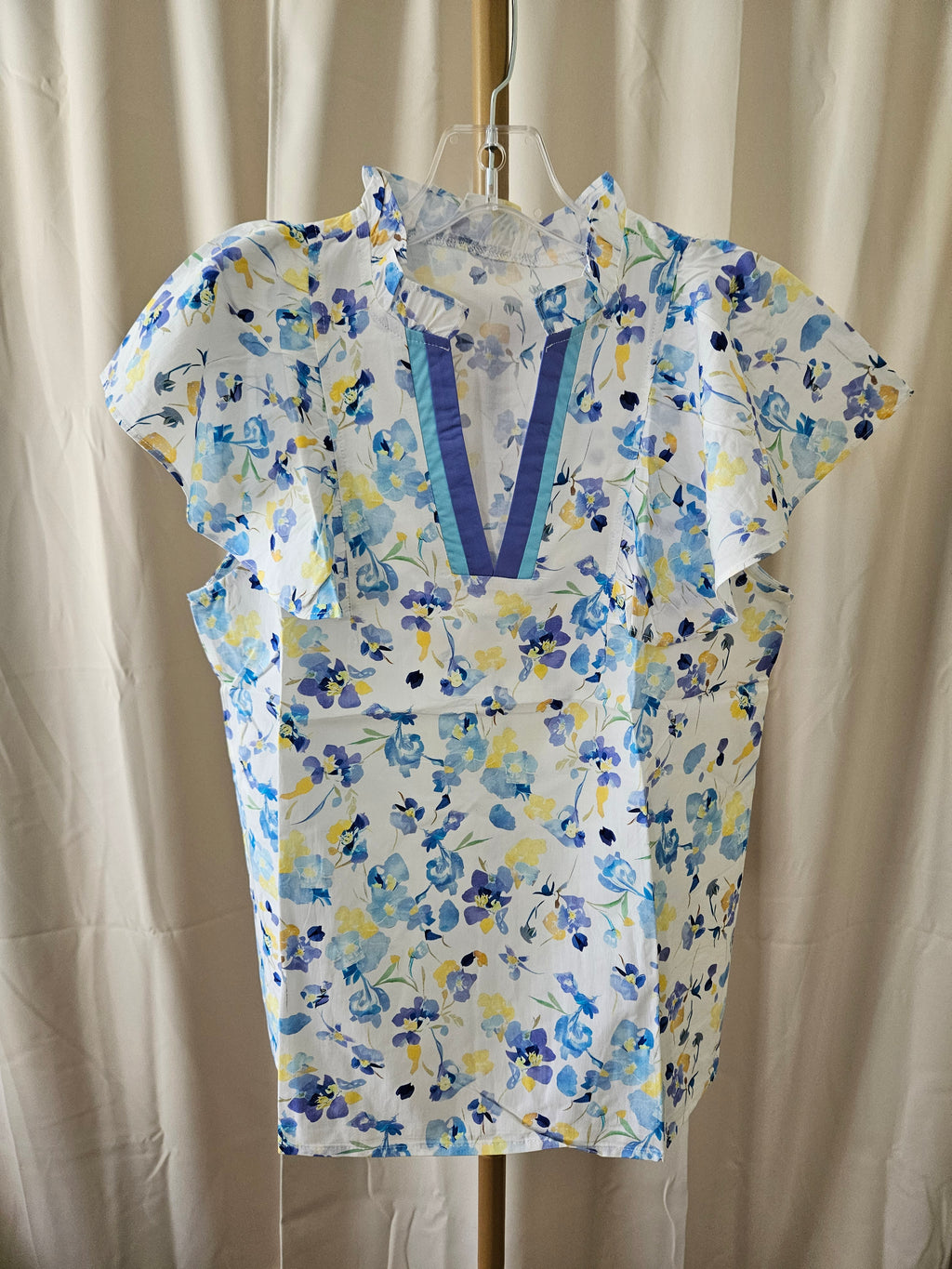 Lovesoft Floral V-Neck Flutter Sleeve Top | Size S & M