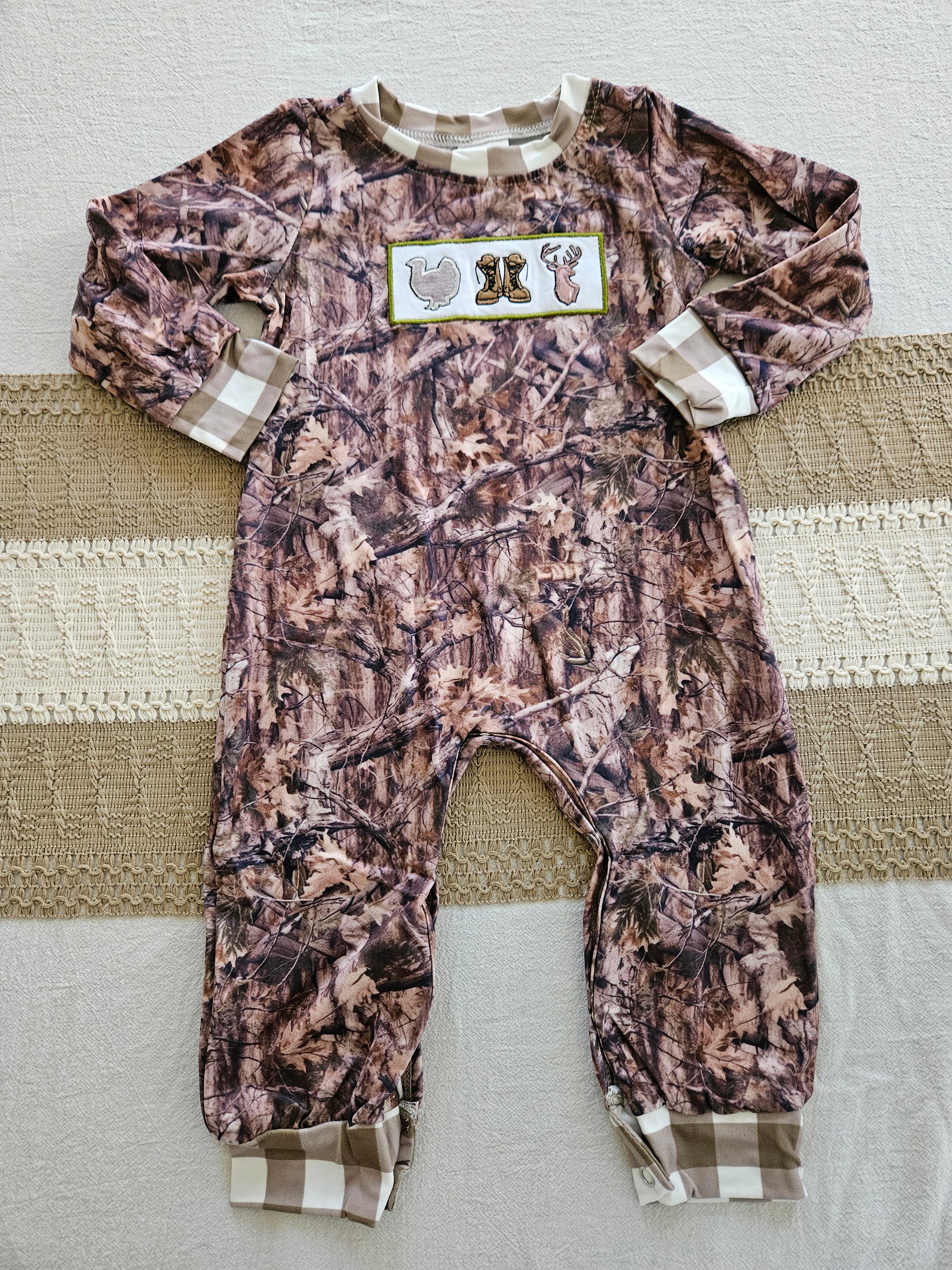 Sassy Kids Camo Hunting  Applique Romper Sz 12-18M