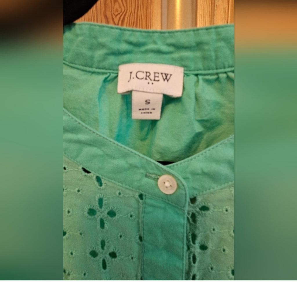J.Crew Mint Green Laser Cut Out Button Up Top Size Small