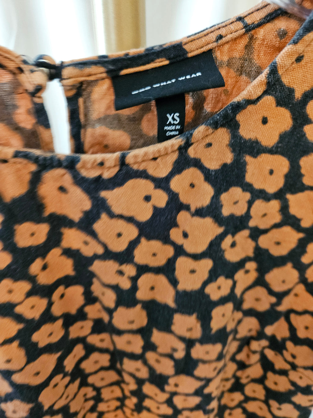 Who What Wear Blouse Size XS Burnt Orange & Black Linen Blend