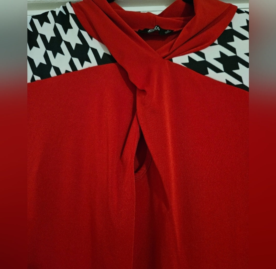 Lily Criss Cross Blk & Red Mini Dress with Keyhole Front Size small