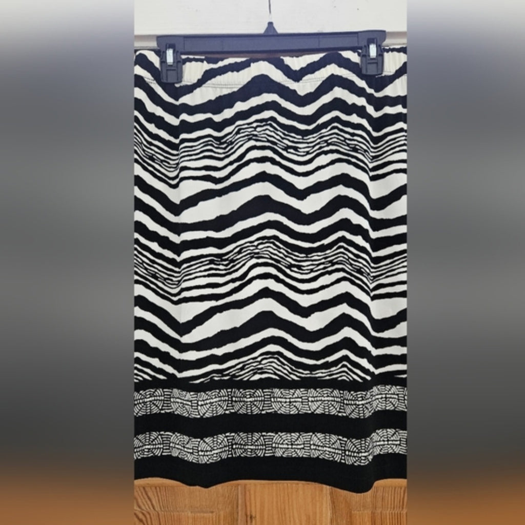 Chico's Blk & White Pull-on Elastic Waist Skirt Size 1 (US SZ 8)