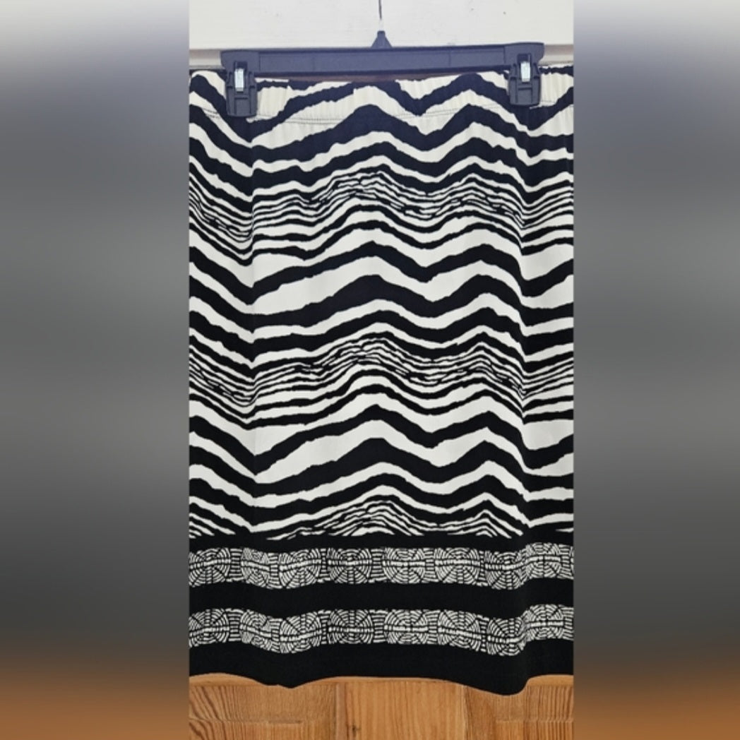 Chico's Blk & White Pull-on Elastic Waist Skirt Size 1 (US SZ 8)