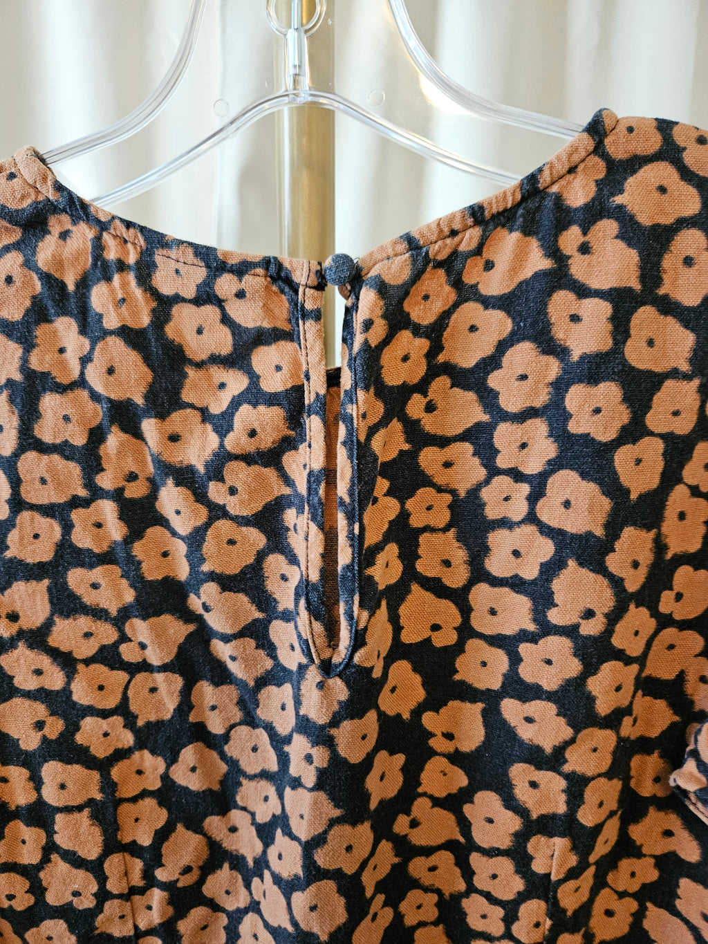 Who What Wear Blouse Size XS Burnt Orange & Black Linen Blend