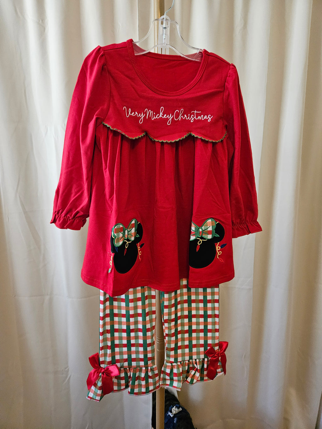 Abby & Evie 4T A Very Mickey Christmas Outfit Set