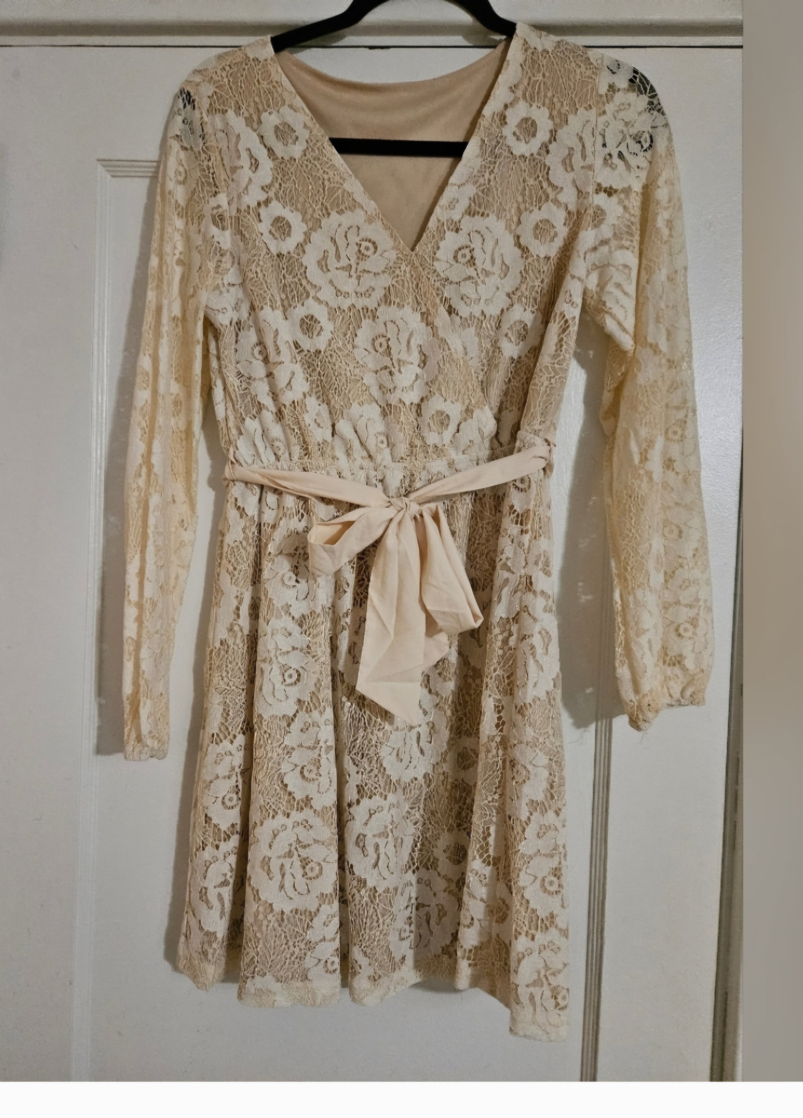 Apricot Crochet Lace Belted V-Neck Wrap Mini Dress Size Small.