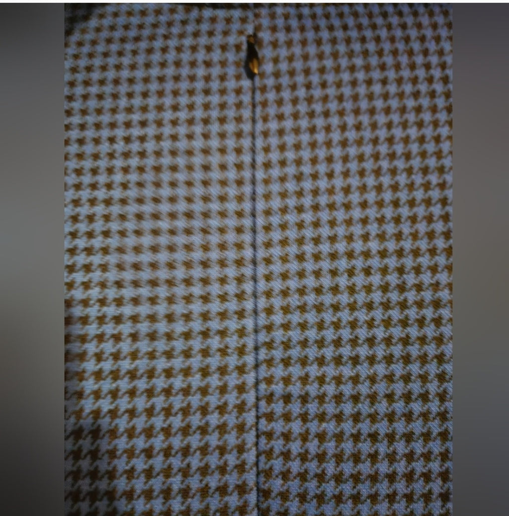 Homeyee Long Sleeve Business Casual Dress. Bodycon style. Size4