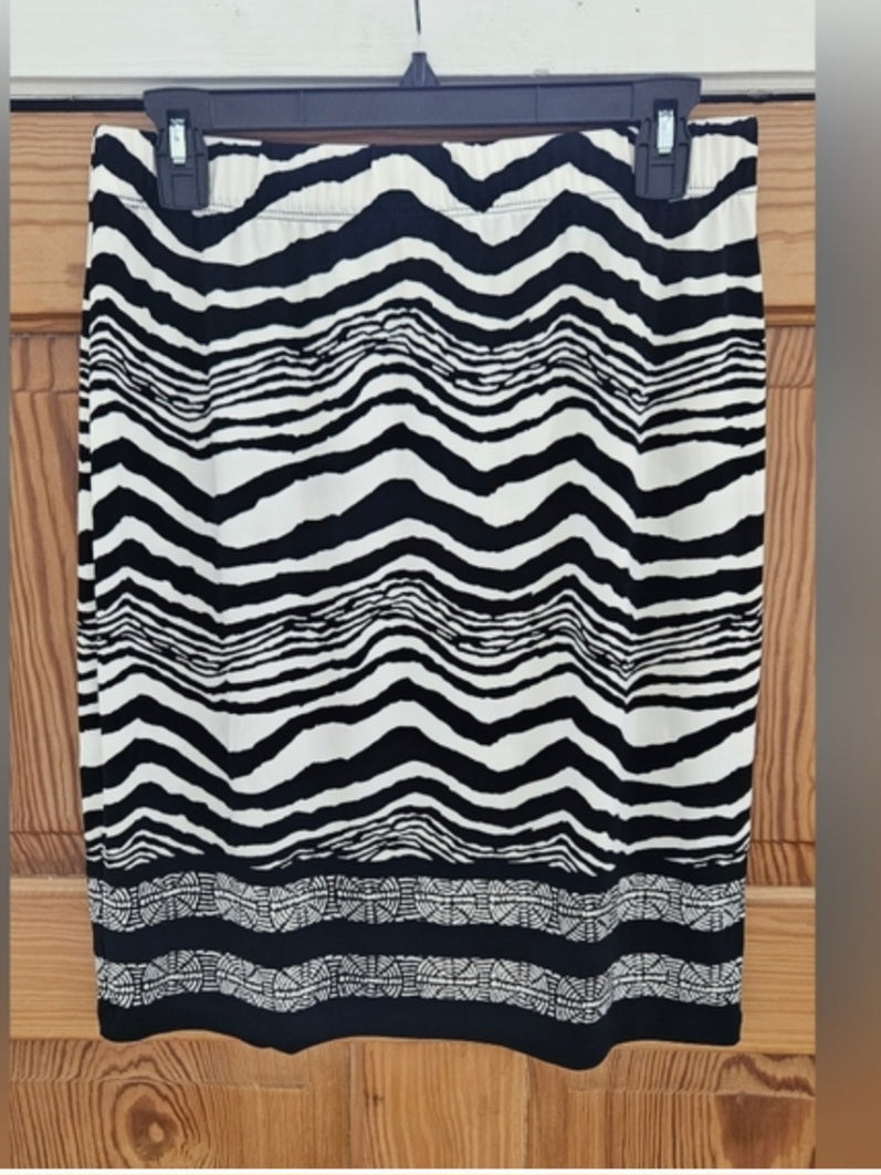Chico's Blk & White Pull-on Elastic Waist Skirt Size 1 (US SZ 8)