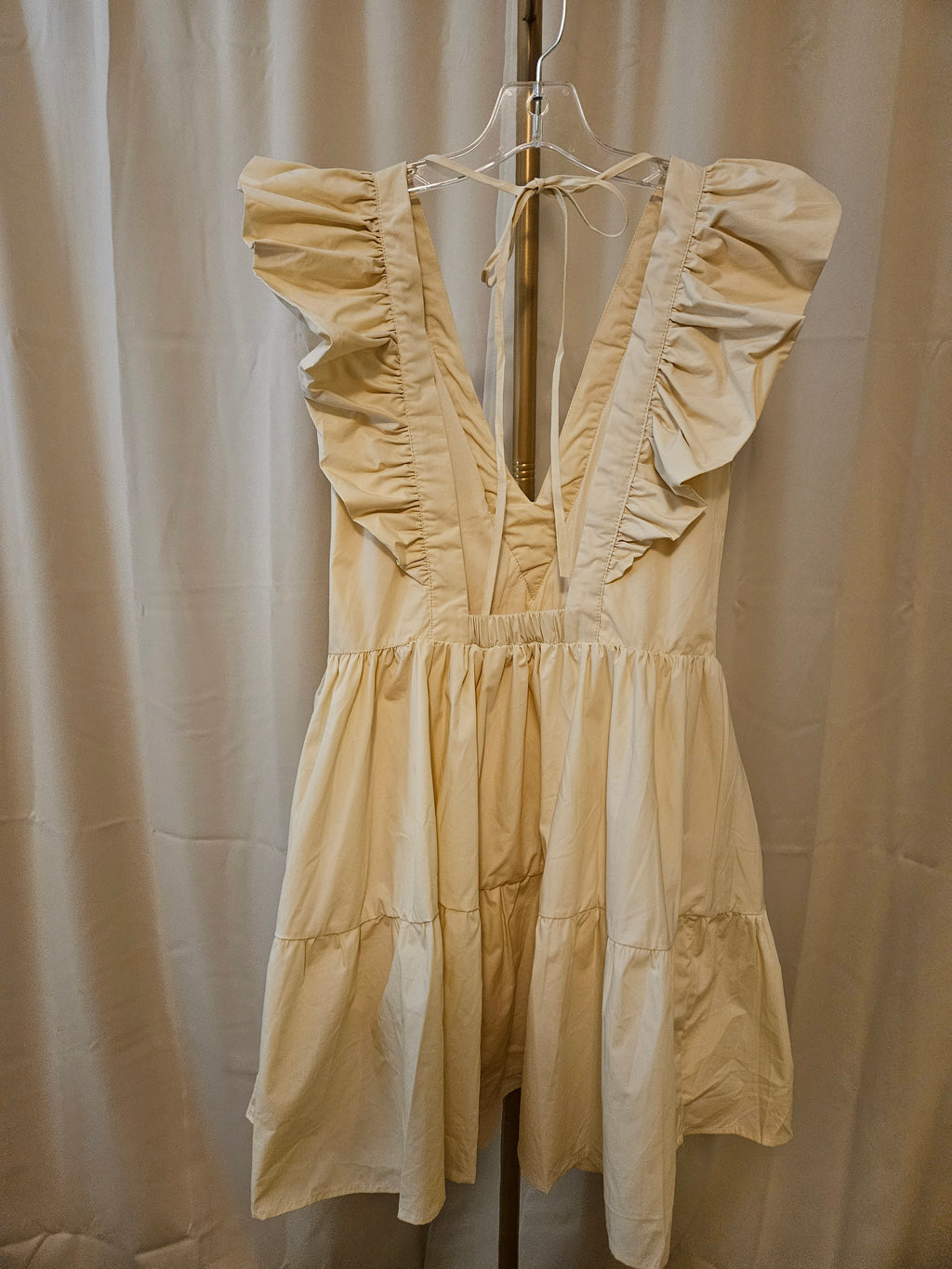 Twenty Ten Cream Flutter Sleeve Open Back Dress 🌸