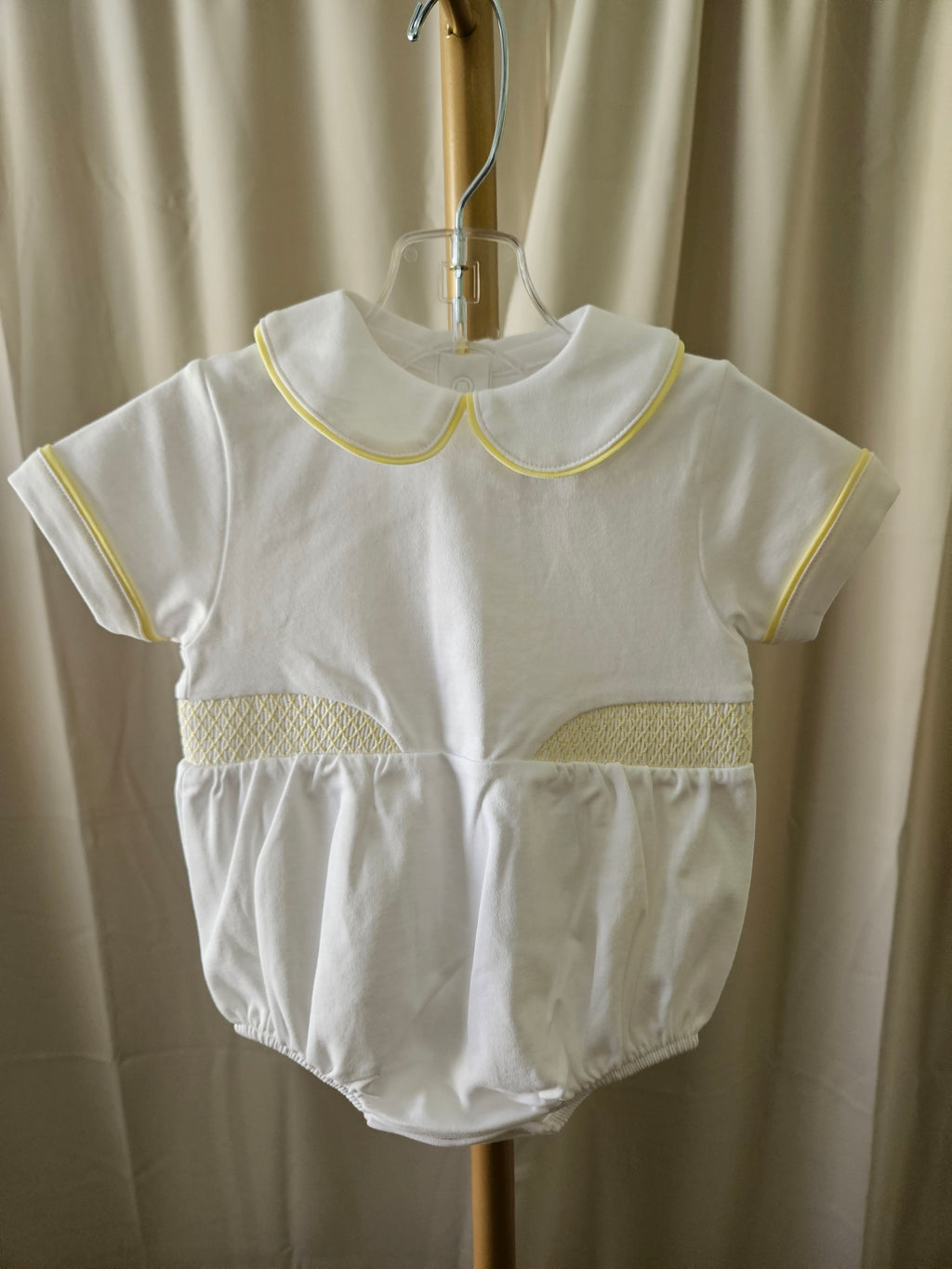 The Beaufort Bonnet Company 0-6M Yellow & White Smocked Bubble NWT