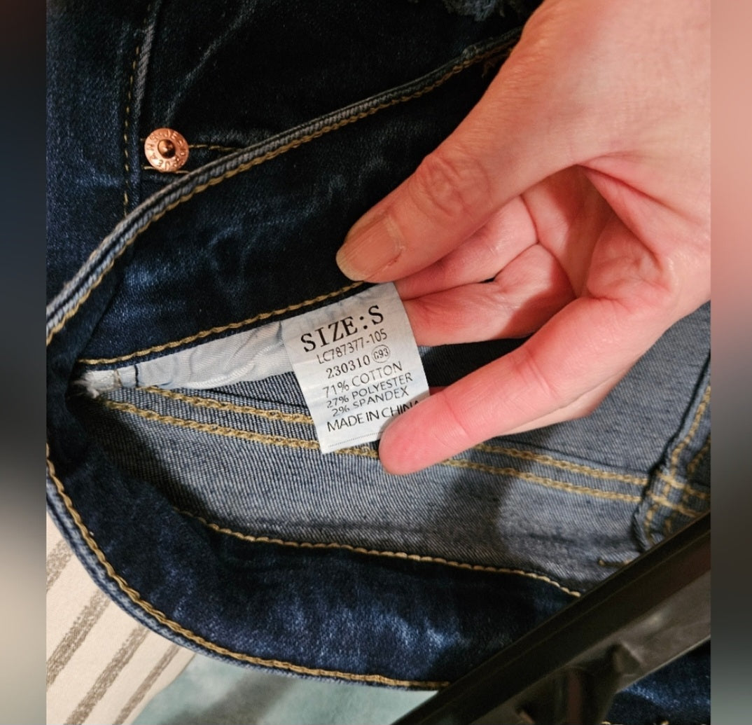 Unbranded Wideleg Distressed Jeans. Button fly. Distressed on front only. Size Small