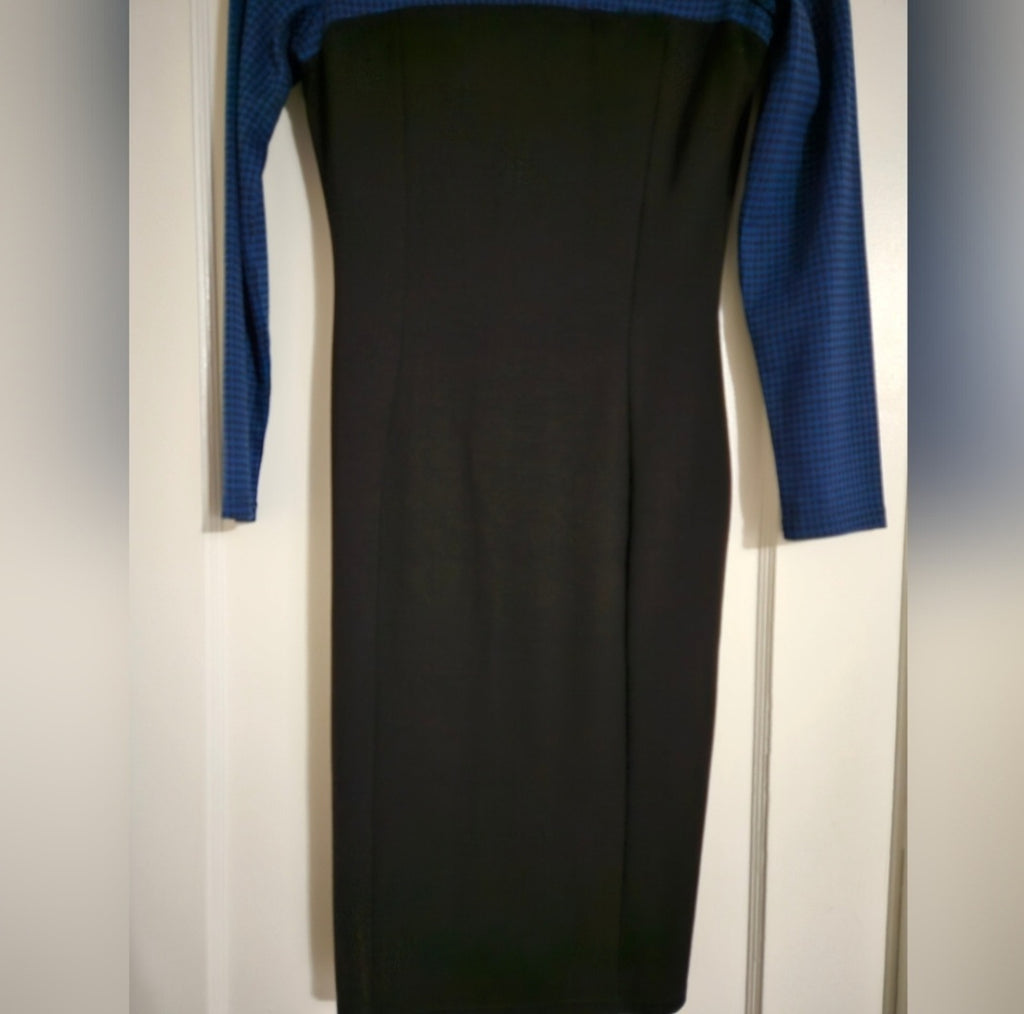 Homeyee Long Sleeve Business Casual Dress. Bodycon style. Size4