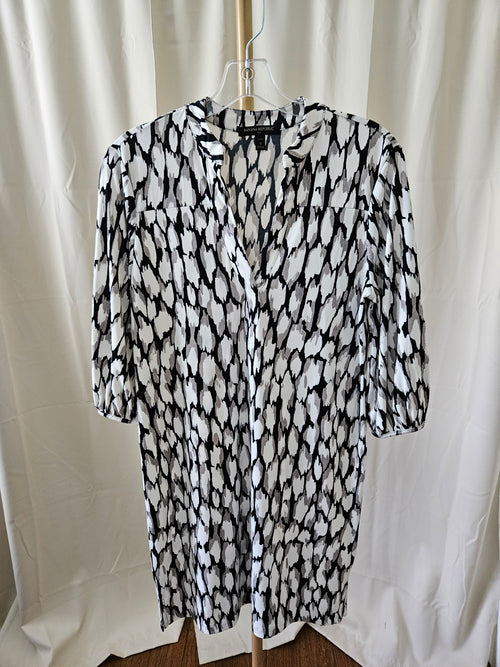 Banana Republic Black, White & Gray V-Neck Shift Dress | Size Small