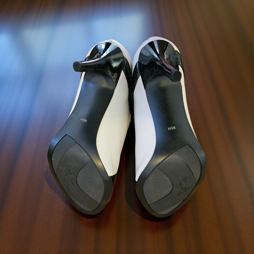 Marc Fisher Preloved Black and Cream Ankle Booties Sz 9.5M