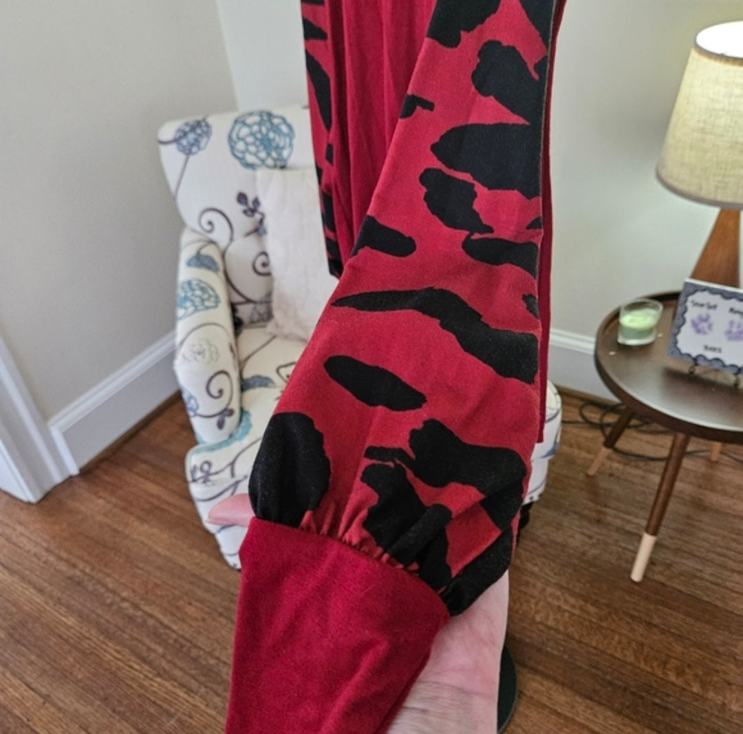 LoveU.Dear Deep Red and Black Long Sleeve Asymmetrical Blouse Sz Sm