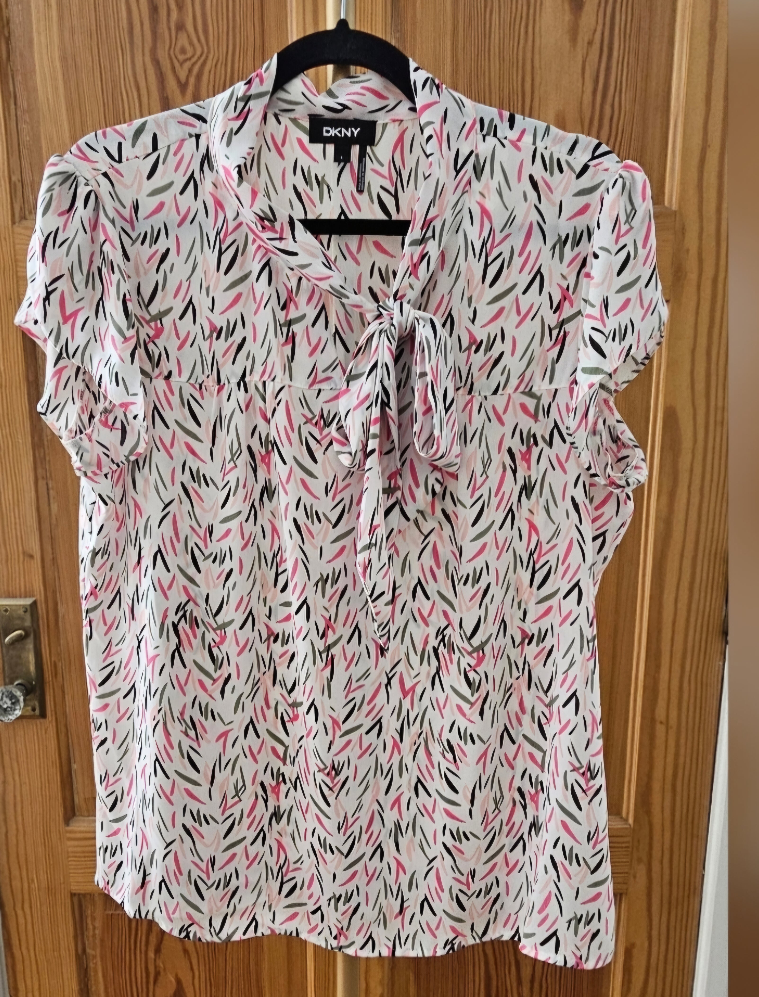 DKNY Abstract Tie Neck Cap Sleeve Blouse Size Large