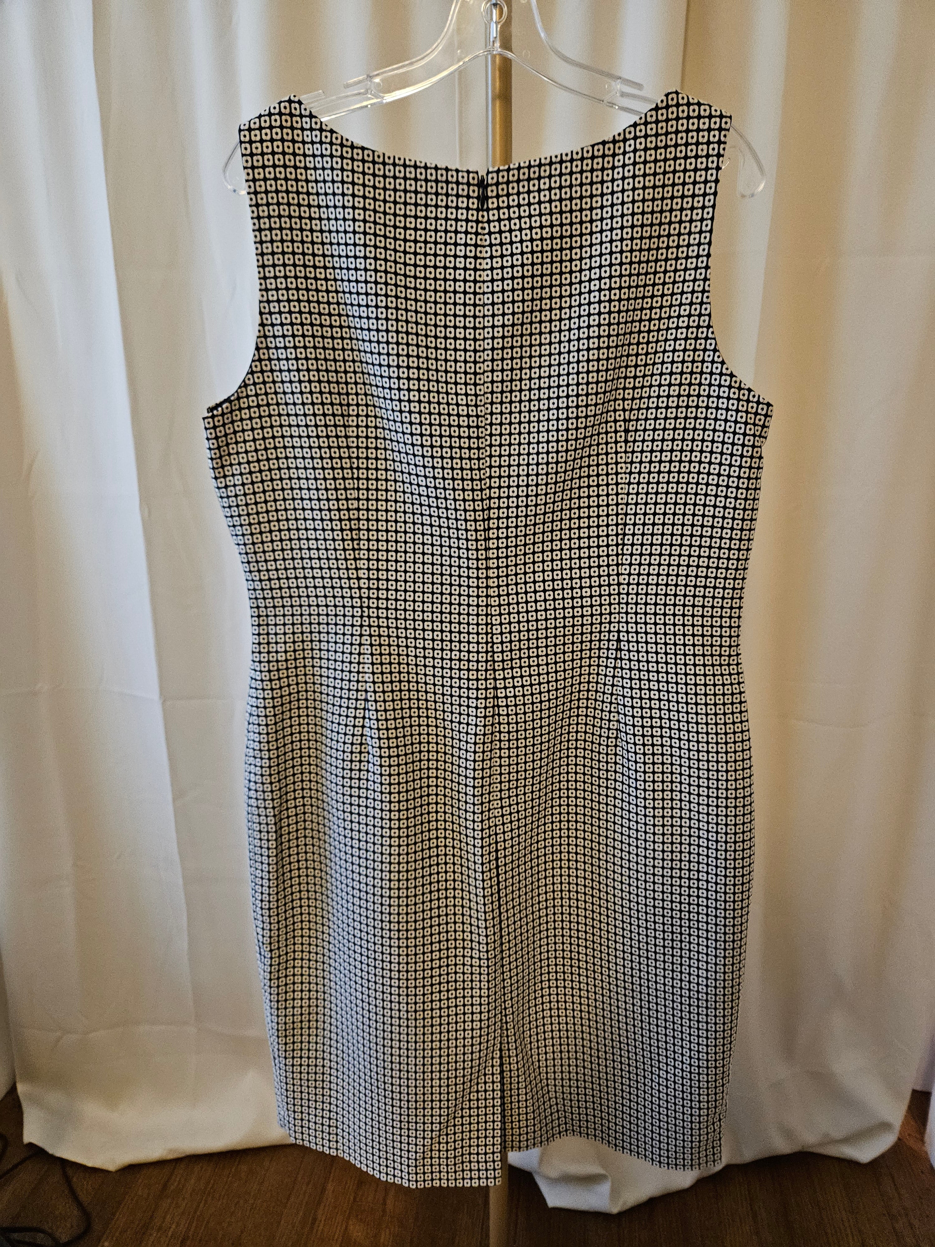 Kasper Size 12 Black & White Geometric Sheath Dress | Elegant Career & Occasion Wear
