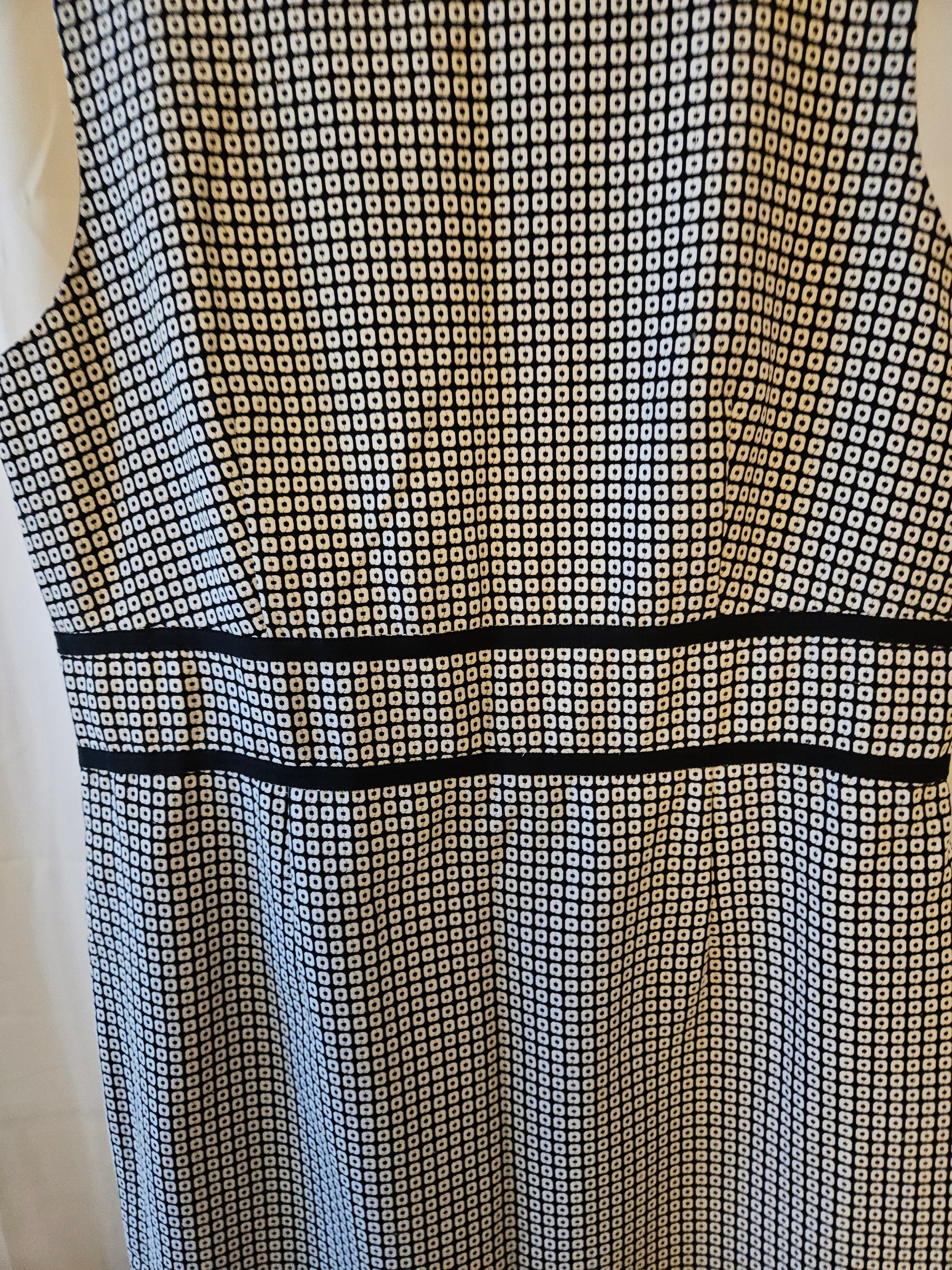 Kasper Size 12 Black & White Geometric Sheath Dress | Elegant Career & Occasion Wear