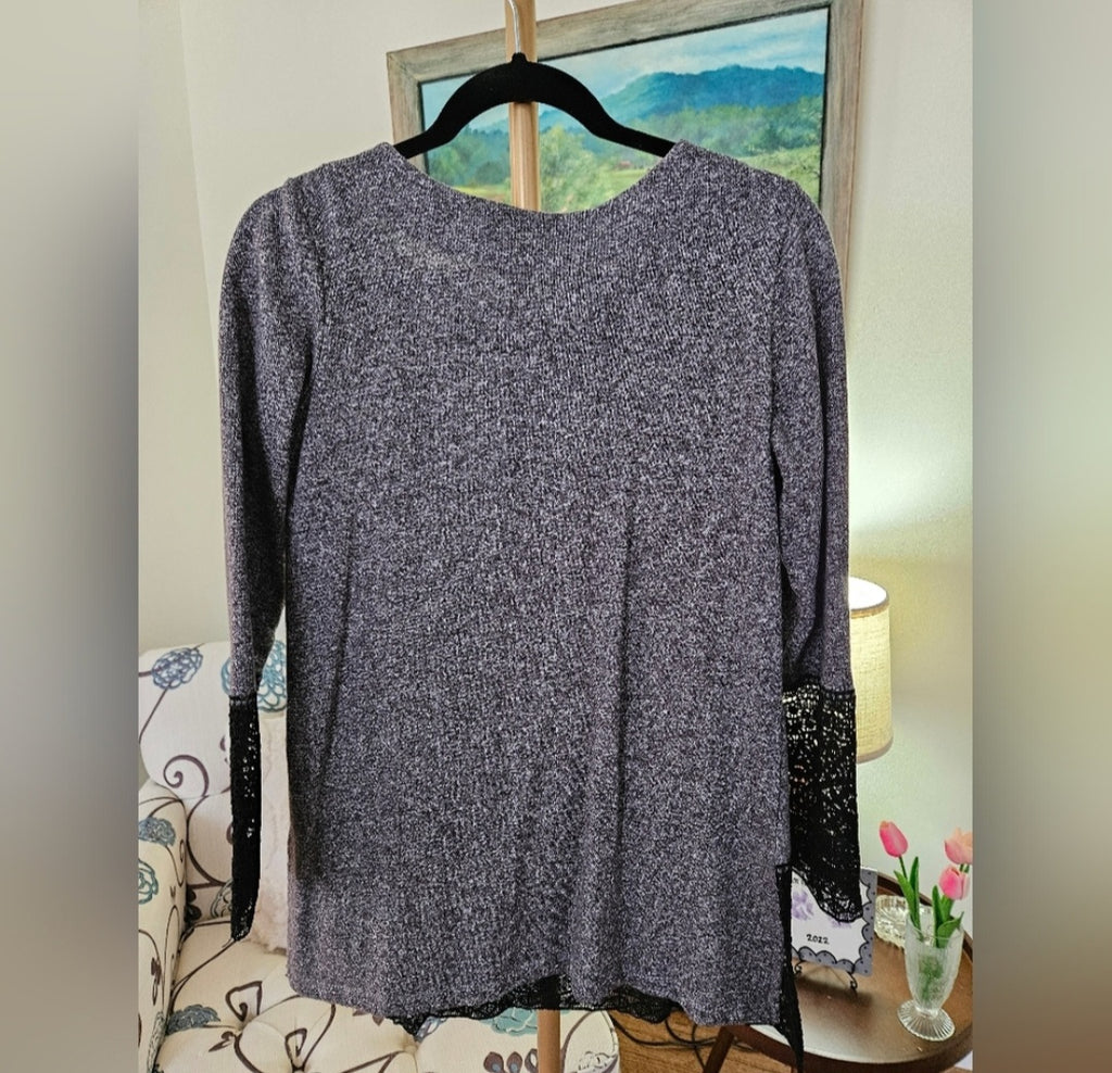 oSo Casuals Gray Lace Trim Blouse Sz S