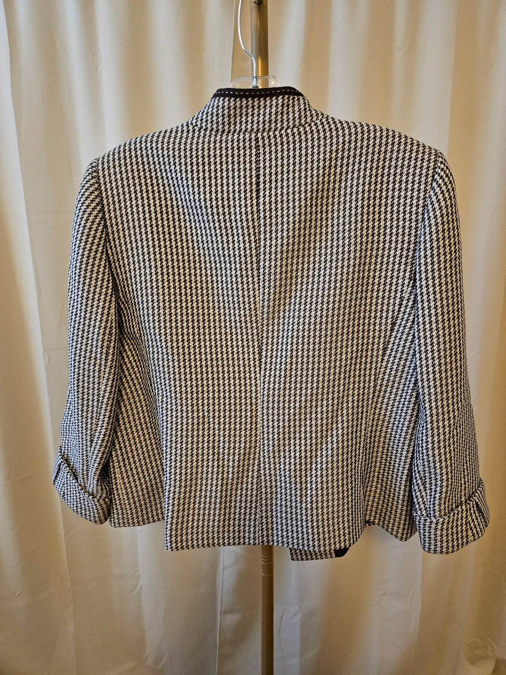 Tahari Houndstooth Jacket Size 12