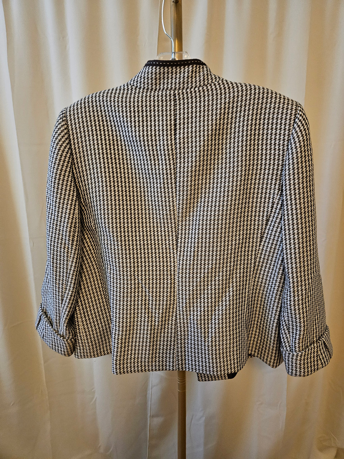 Tahari Houndstooth Jacket Size 12