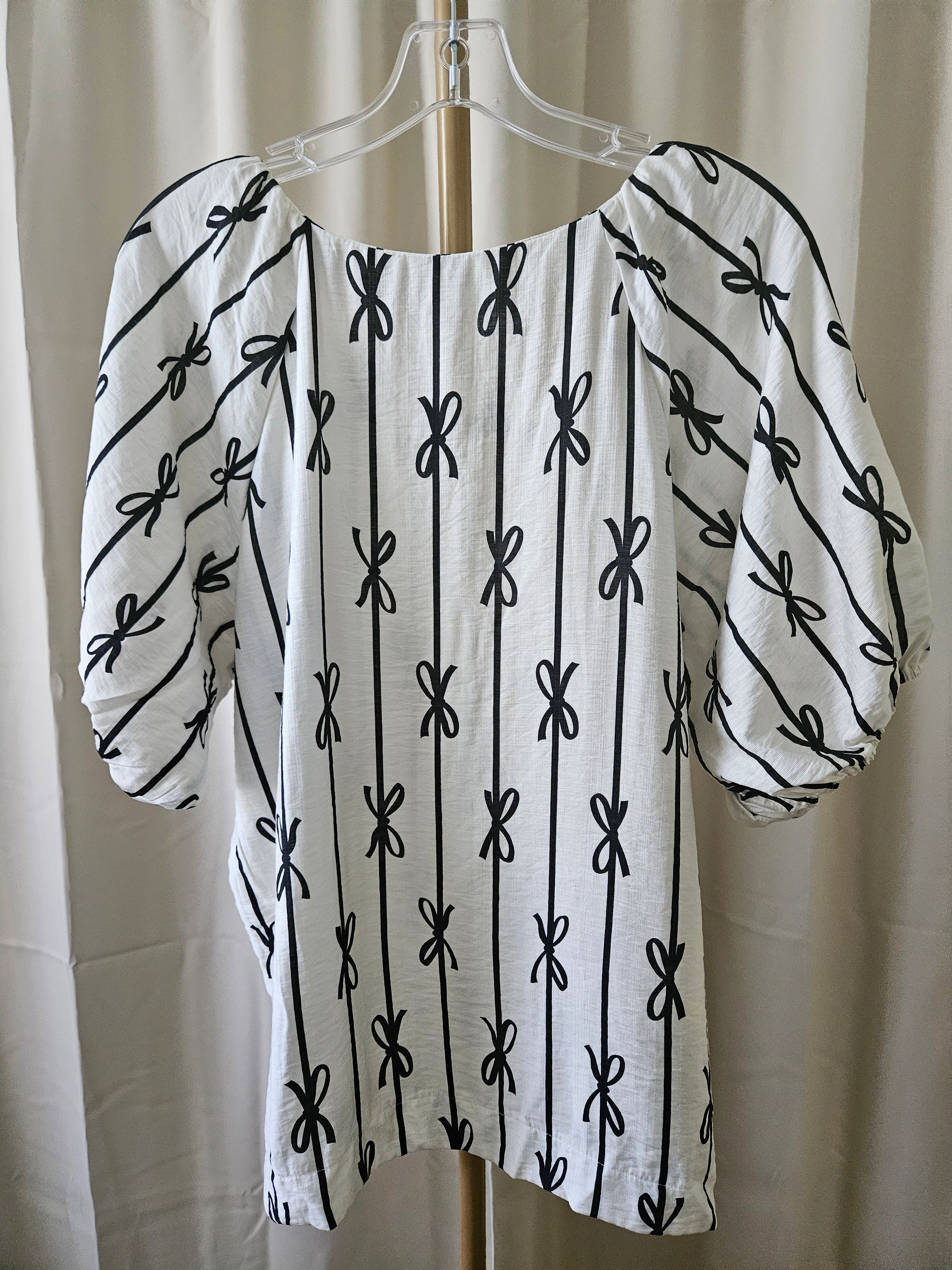 Wholesalesir Off White & Black Bubble Sleeve Blouse
