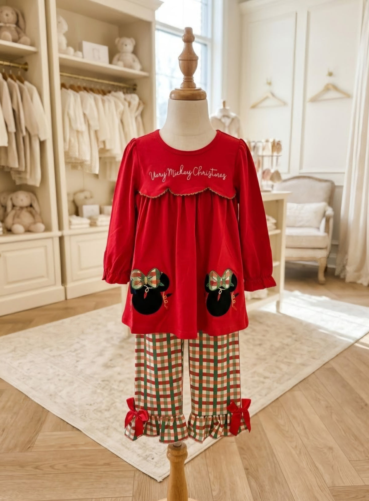 Abby & Evie 4T A Very Mickey Christmas Outfit Set
