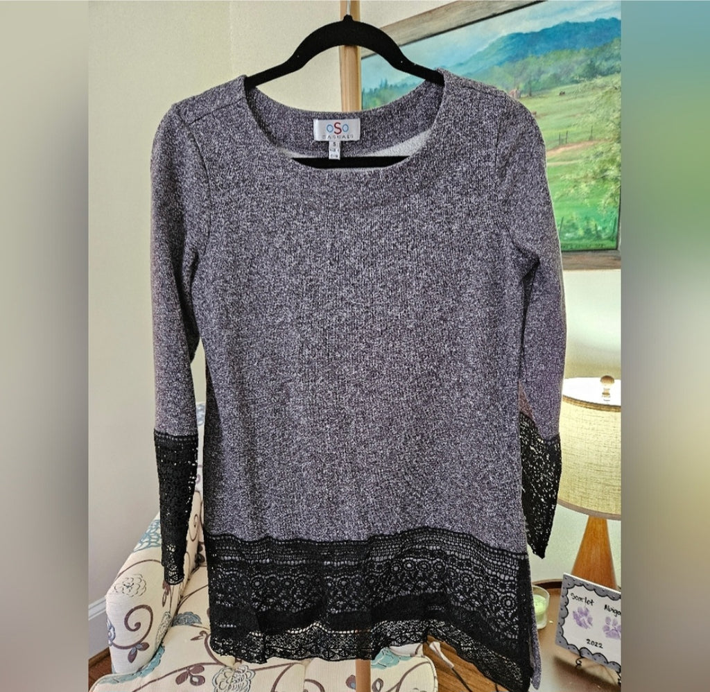 oSo Casuals Gray Lace Trim Blouse Sz S