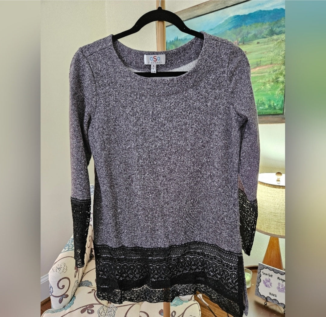 oSo Casuals Gray Lace Trim Blouse Sz S