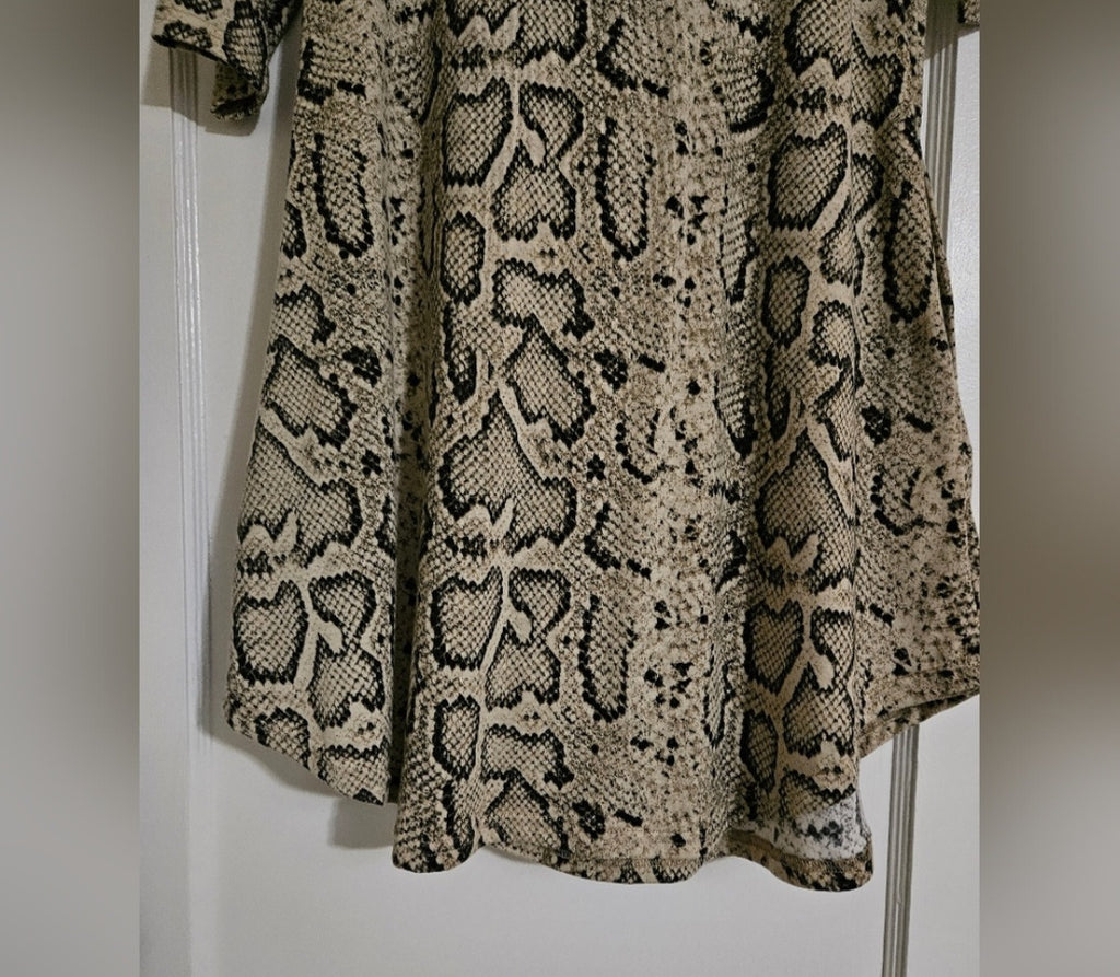 Tickled Teal 3/4 Sleeve Aline Mini Dress with Snake print pattern. Size Small