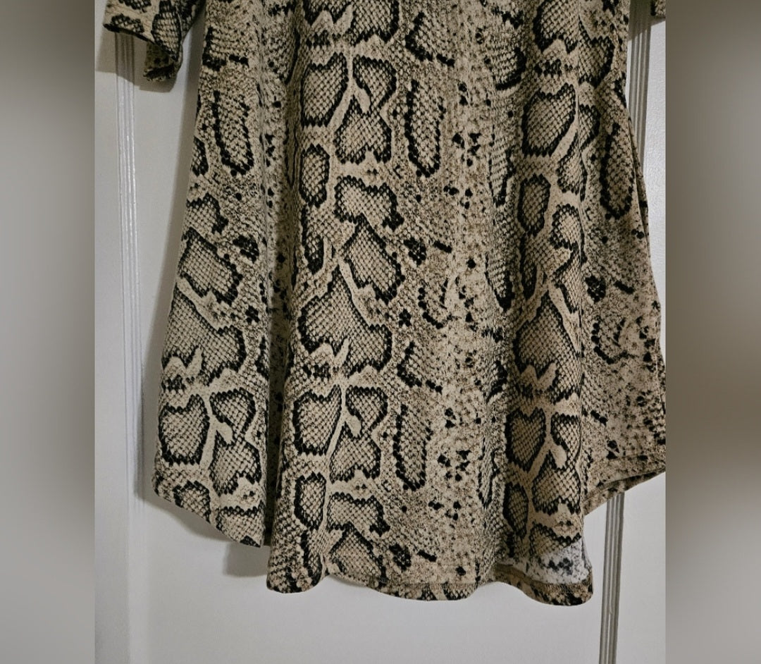 Tickled Teal 3/4 Sleeve Aline Mini Dress with Snake print pattern. Size Small