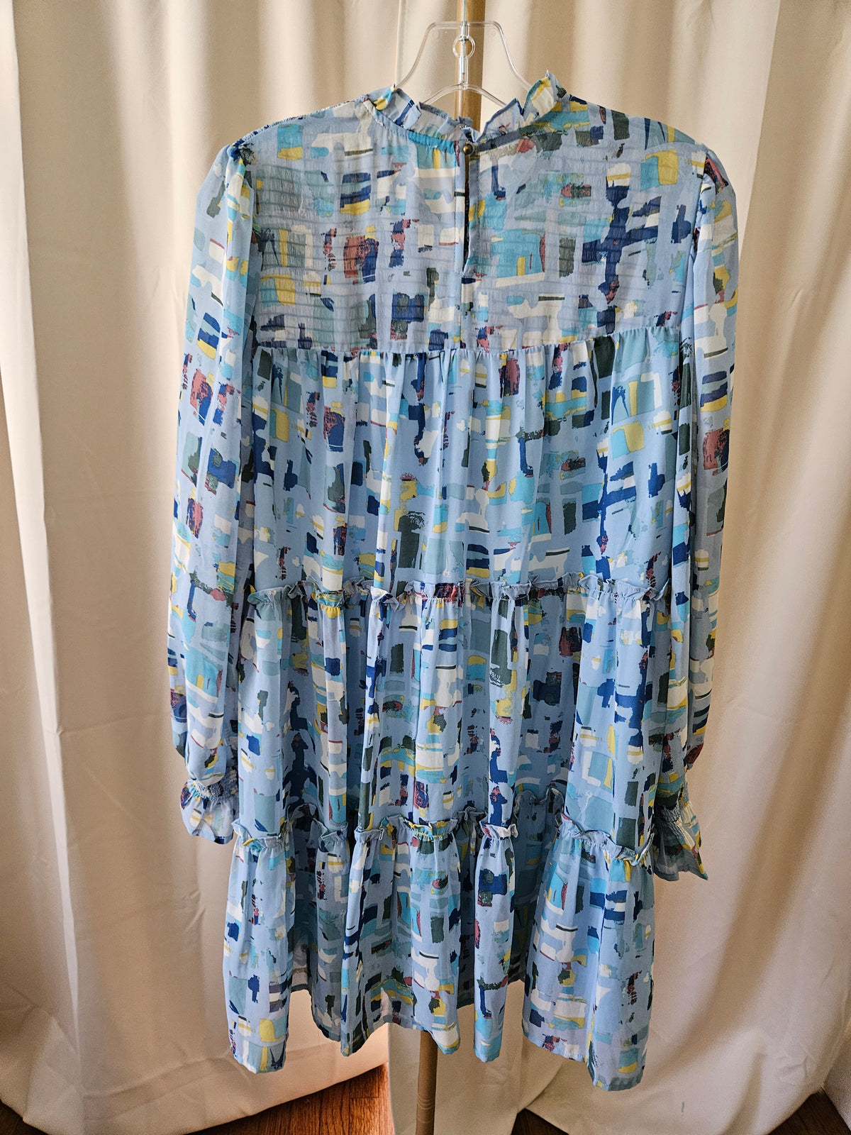 Entro Light Blue Abstract Print Smocked Tiered Dress Size Medium