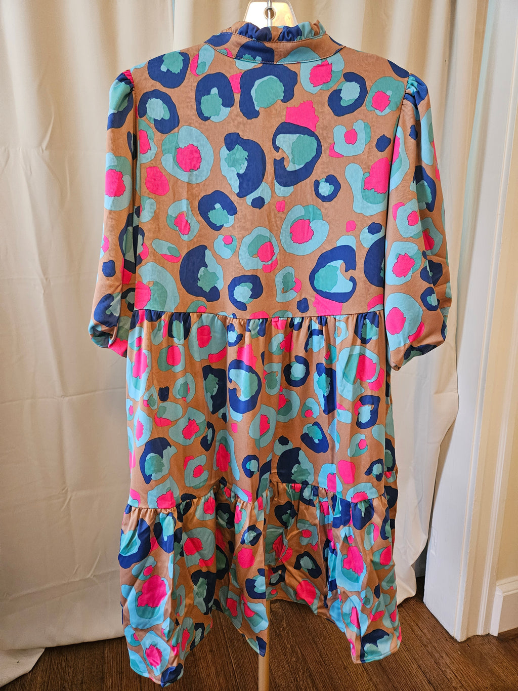Hidden Brand Multicolor Leopard Print Ruffle Dress – V-Neck Balloon Sleeve