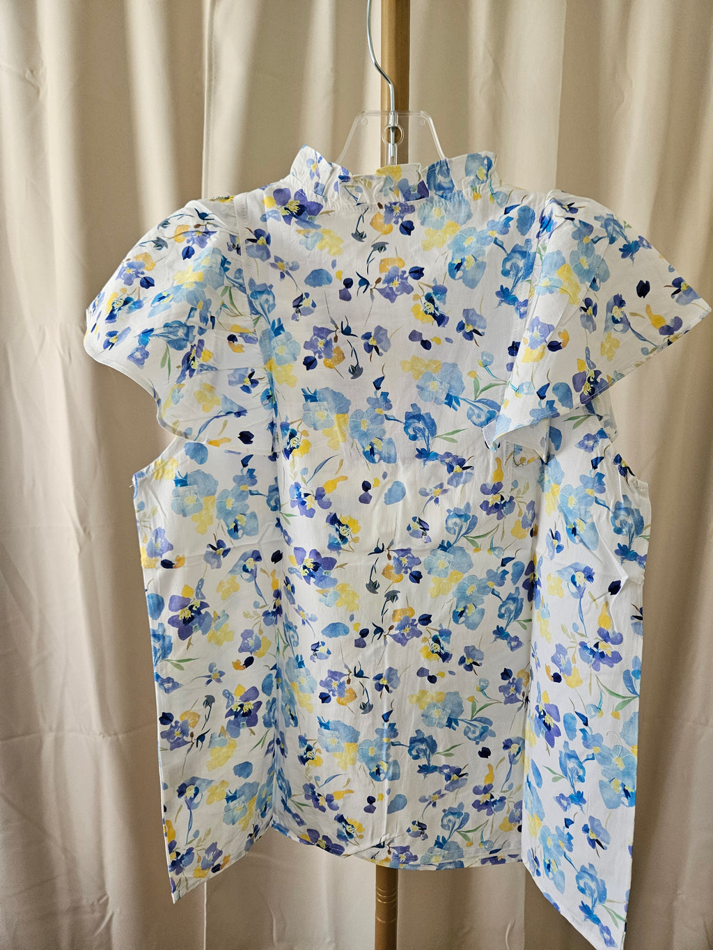 Lovesoft Floral V-Neck Flutter Sleeve Top | Size S & M