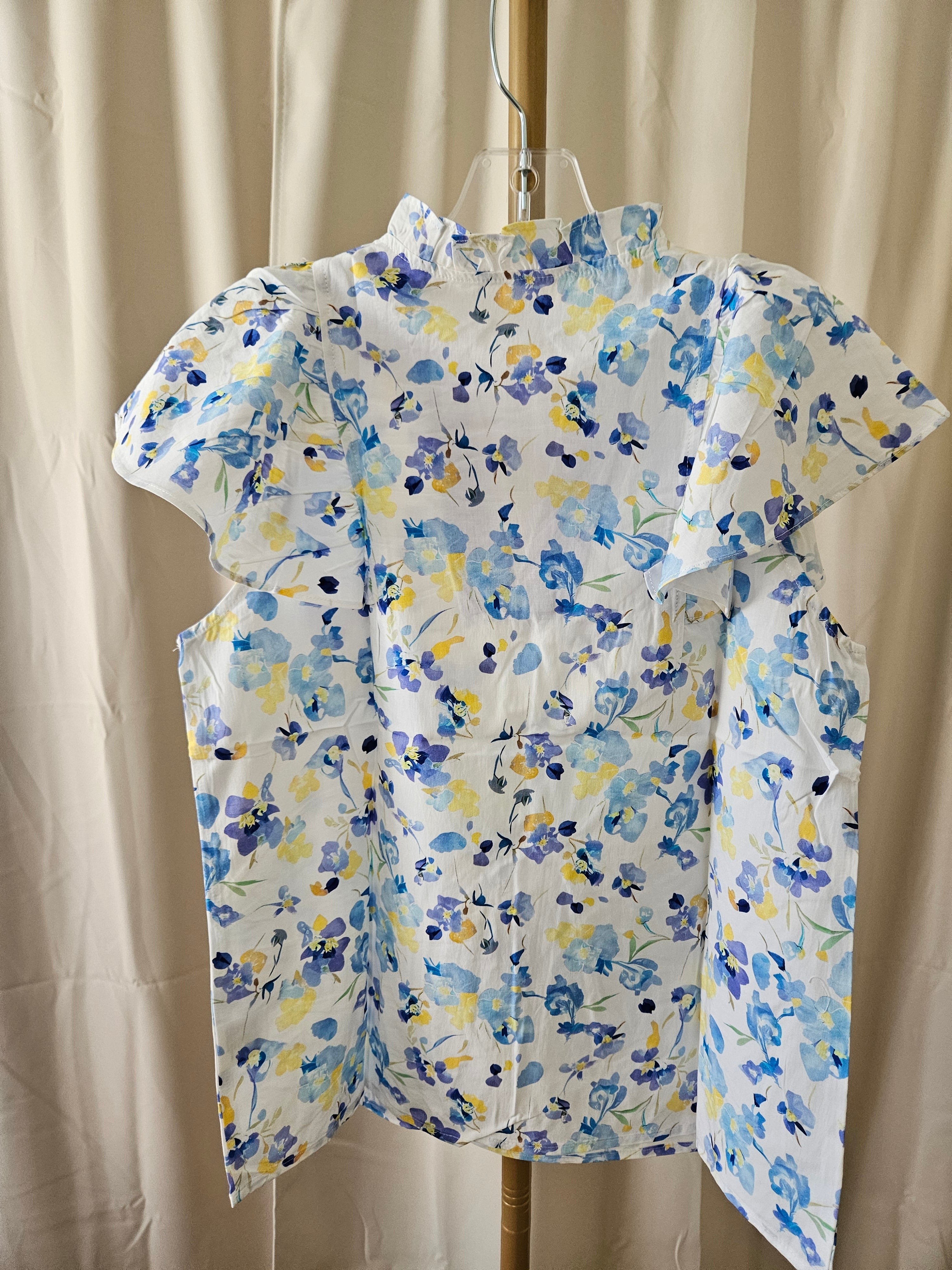 Lovesoft Floral V-Neck Flutter Sleeve Top | Size S & M