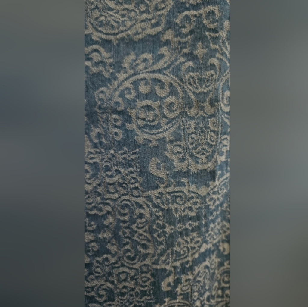 7 For All Mankind Scroll Design Skinny Jeans Size 24 Inseam 28 in