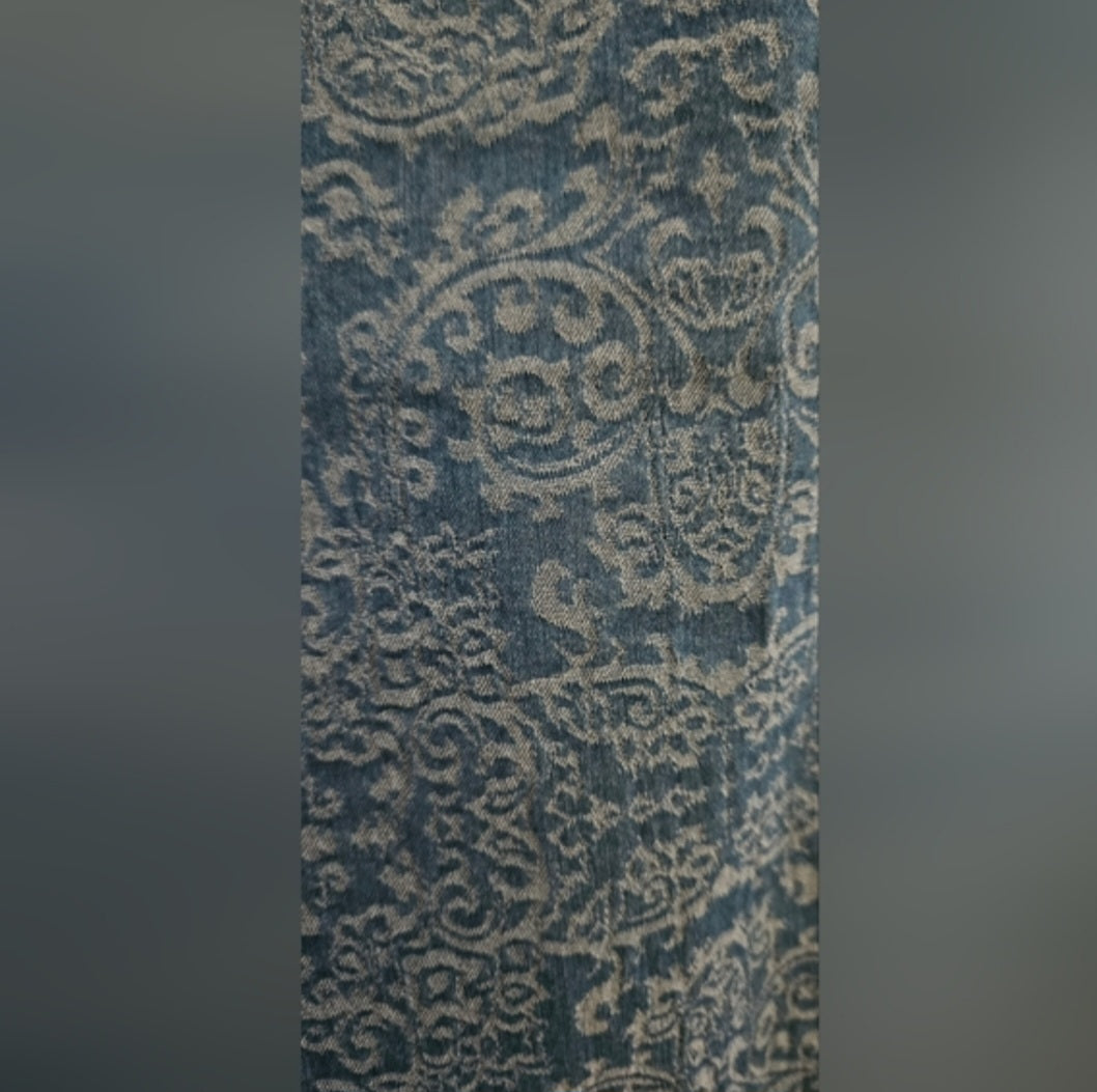 7 For All Mankind Scroll Design Skinny Jeans Size 24 Inseam 28 in