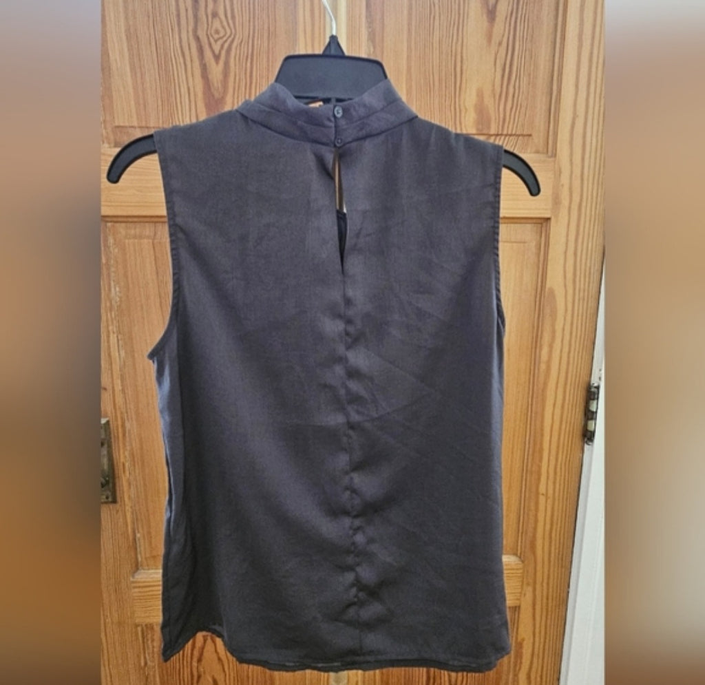 Banana Republic High Neck Sleeveless Silky Blouse w/Keyhole  button closure