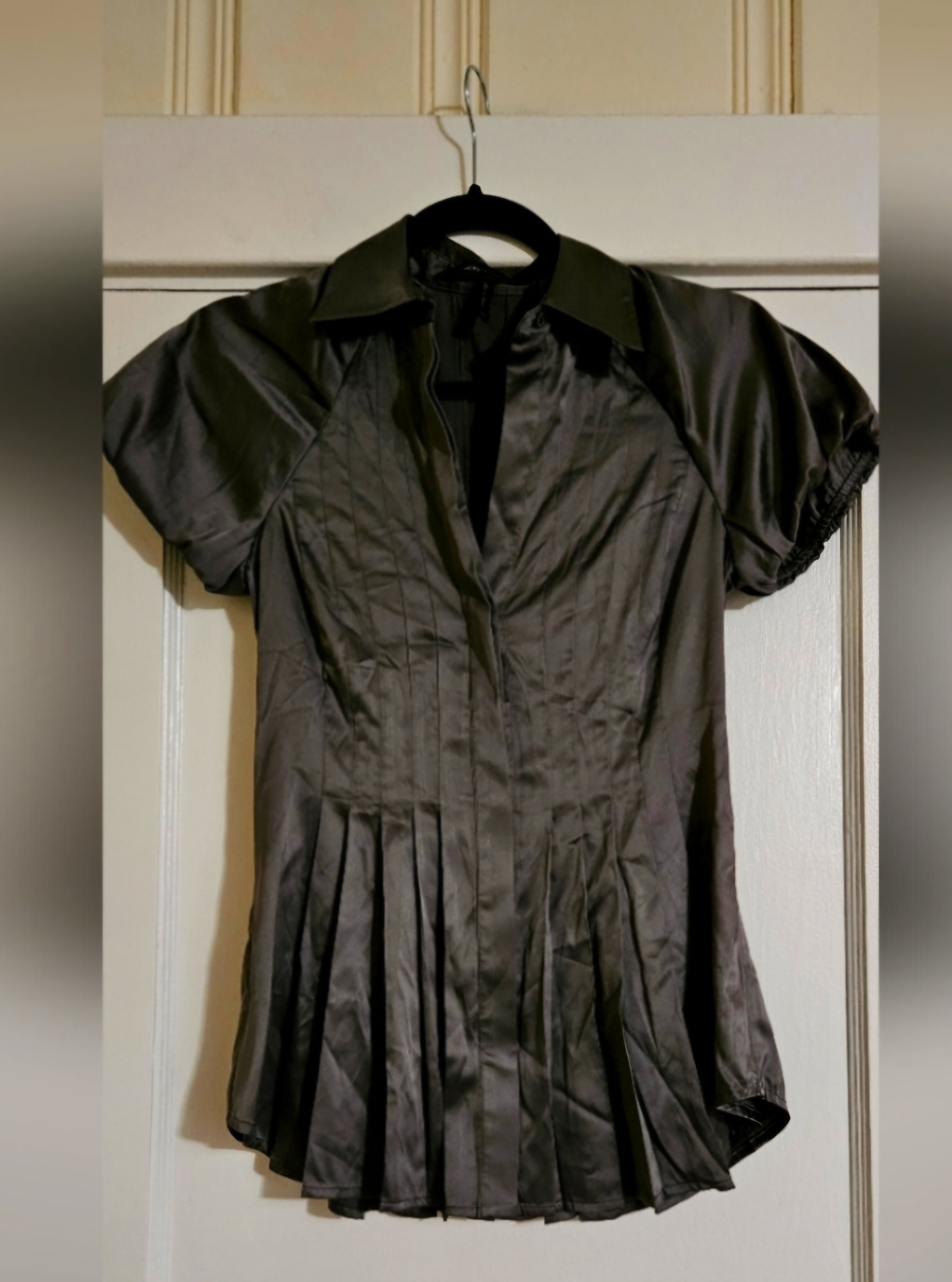 BCBGMAXAZRIA  Silk Fitted Top with Puff Sleeves Size XS Satin