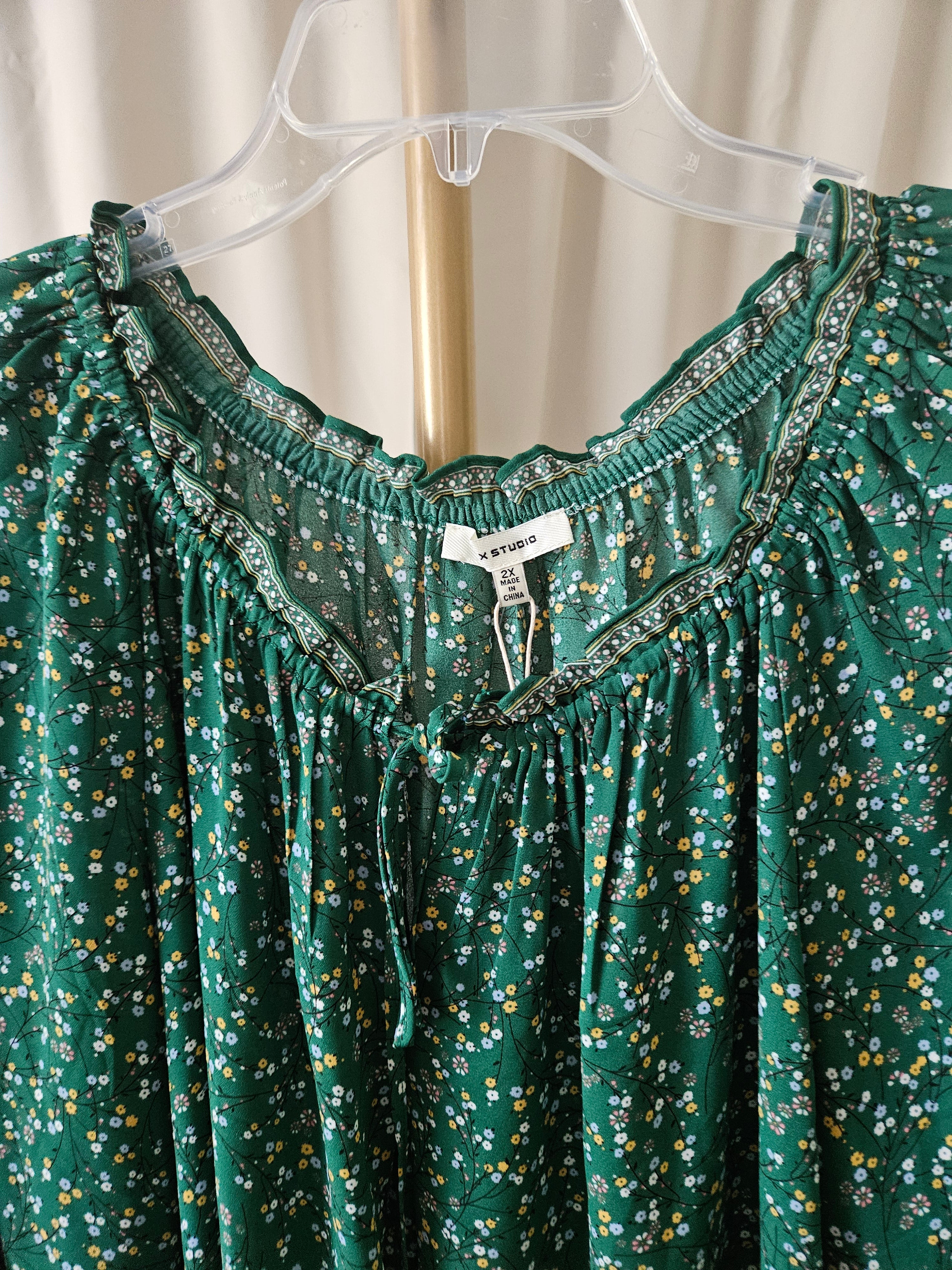 Max Studio Emerald Green Floral V-Neck Tie Blouse Size 2X