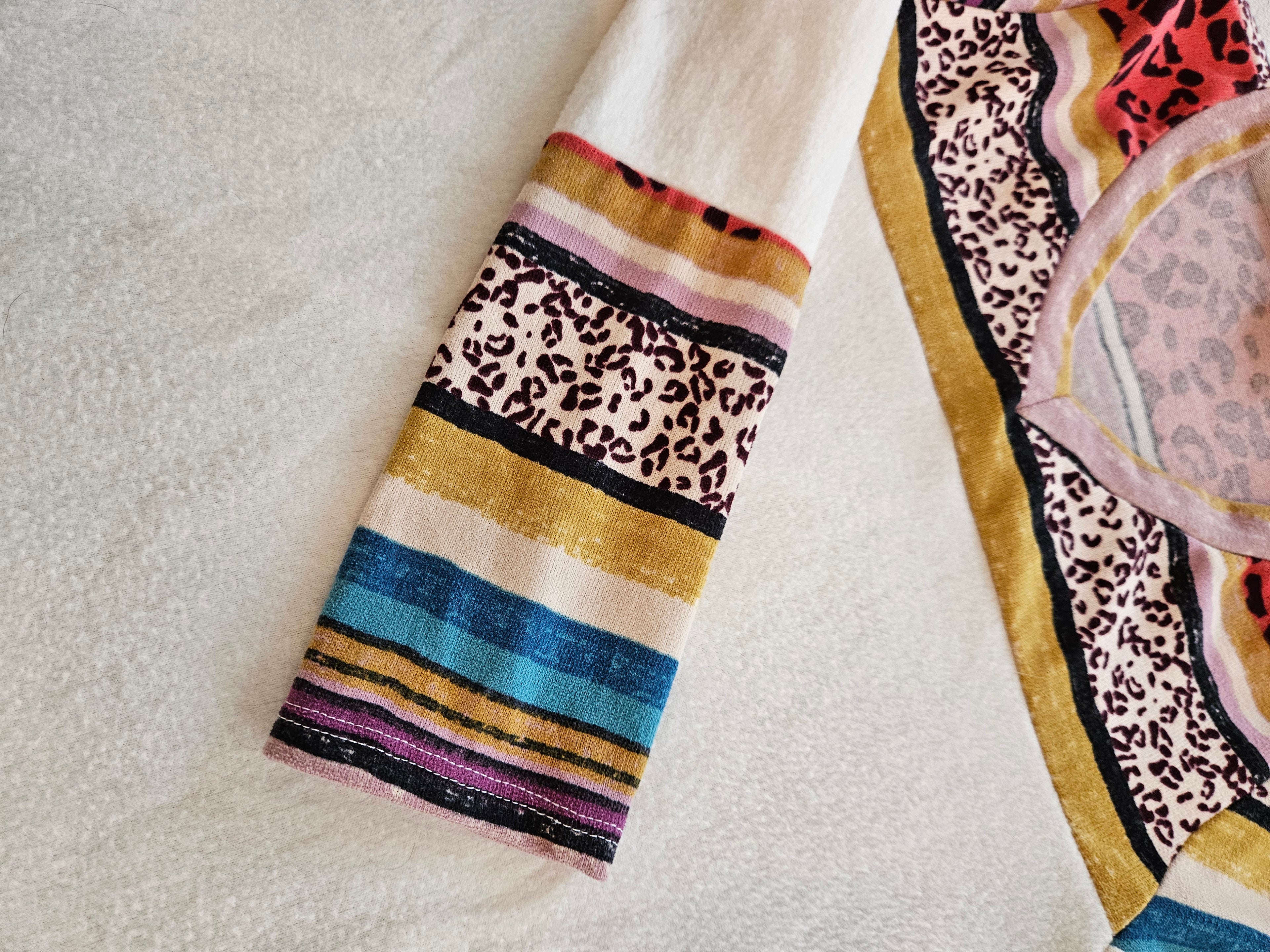 Lovely Melody Multicolor Patterned Blouse Sz Sm