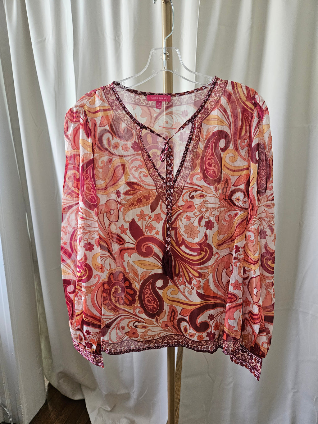 Flying Tomato Sheer Printed Ivory & Purple Top – Sz Sm, Med, Lg