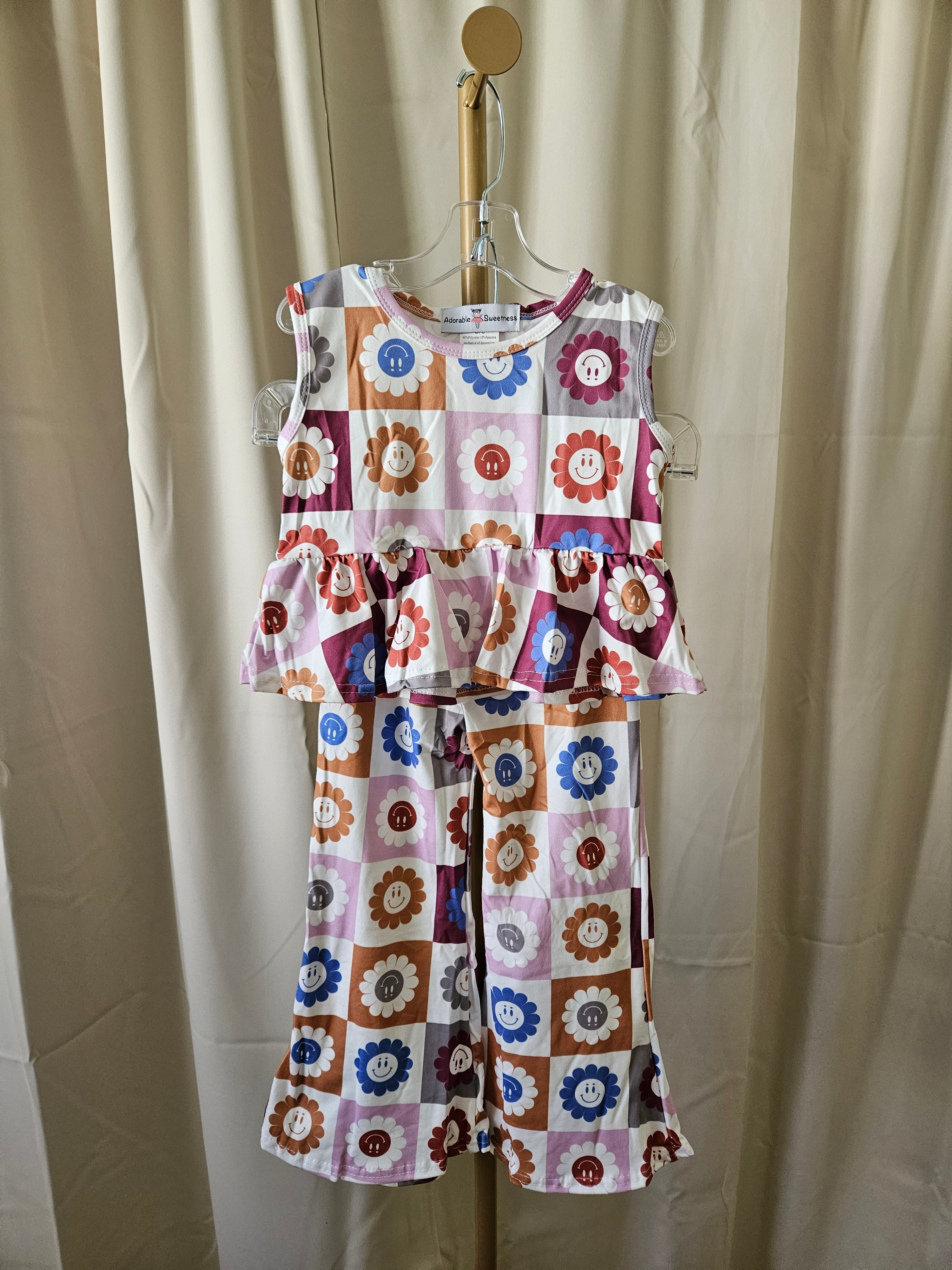 Adorable Sweetness 2-Pc Daisy & Smiley Hippie Outfit Cropped Swing Top & Flare Pants Girls