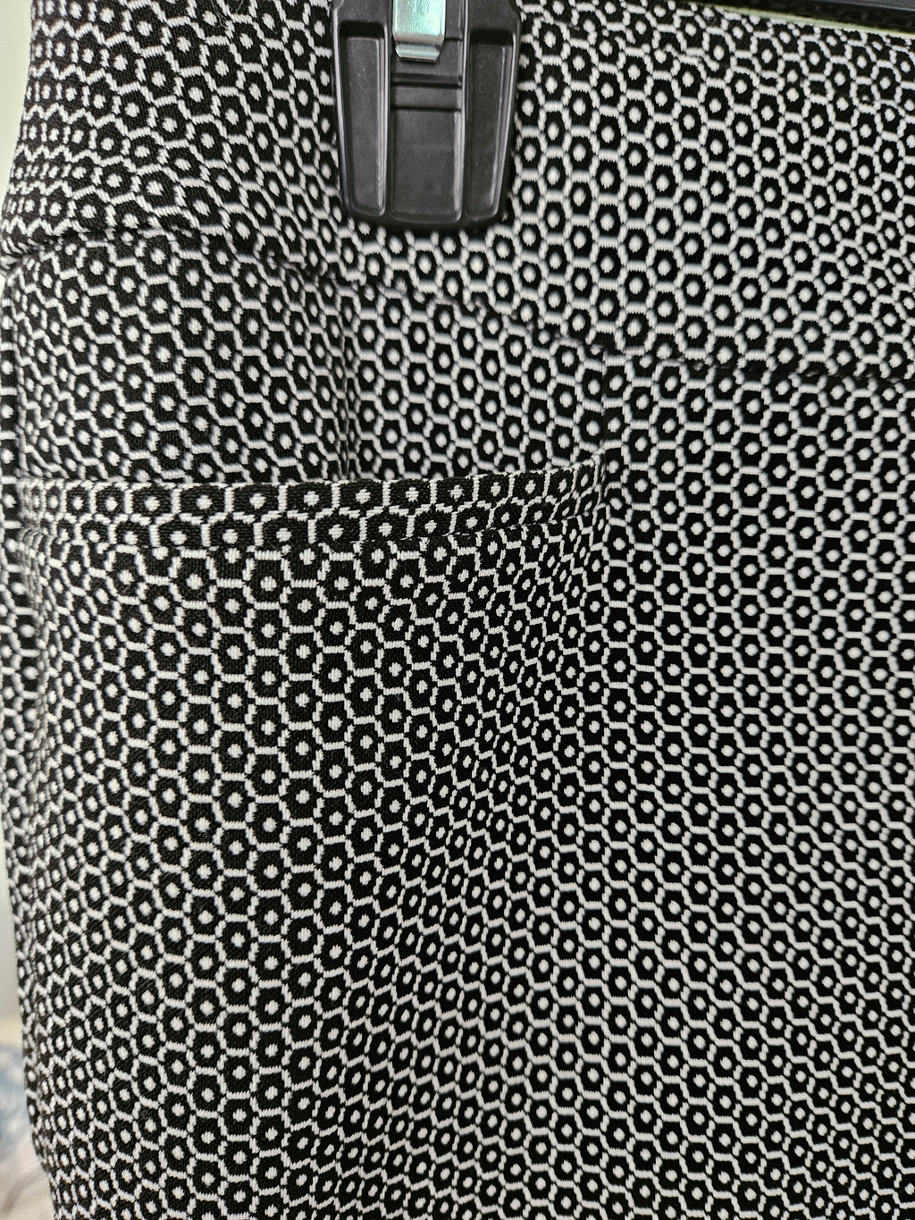 Chico's Flat Front Blk & White Pull On Pants Size 12R (2R)