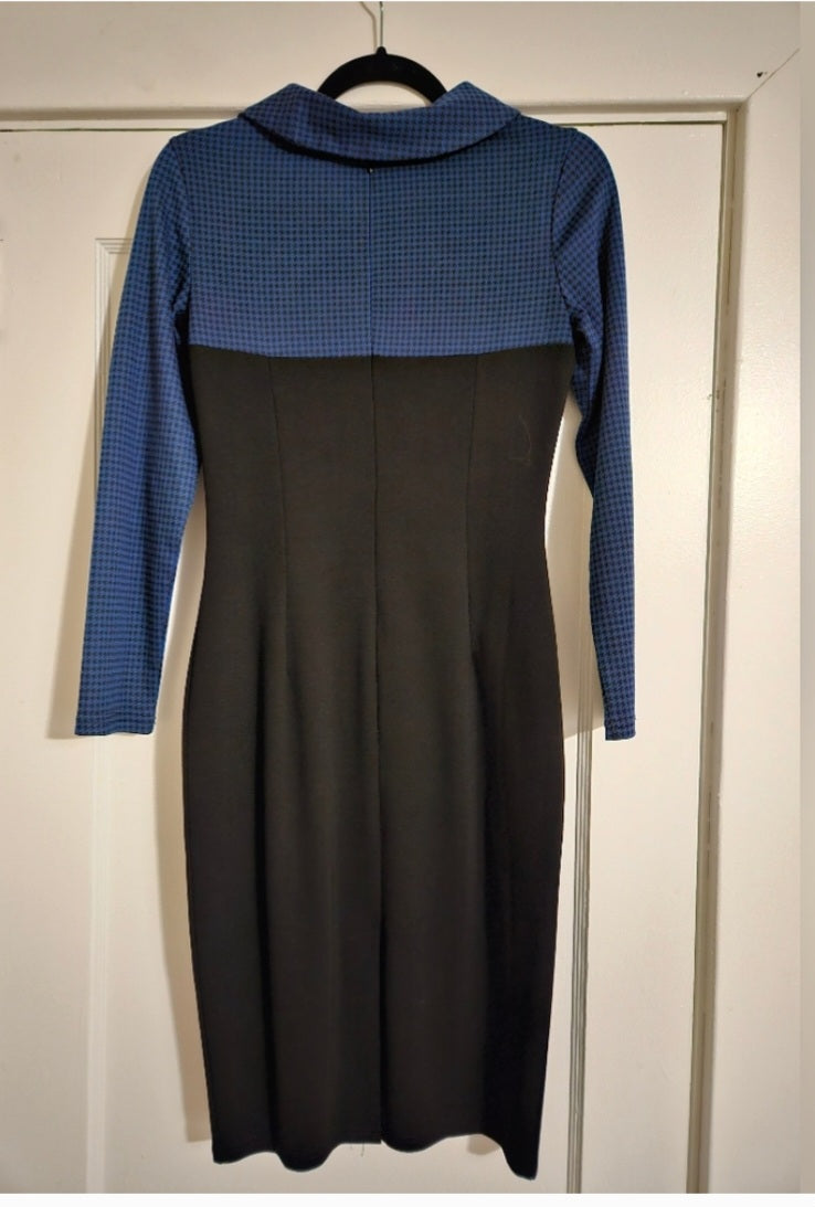 Homeyee Long Sleeve Business Casual Dress. Bodycon style. Size4