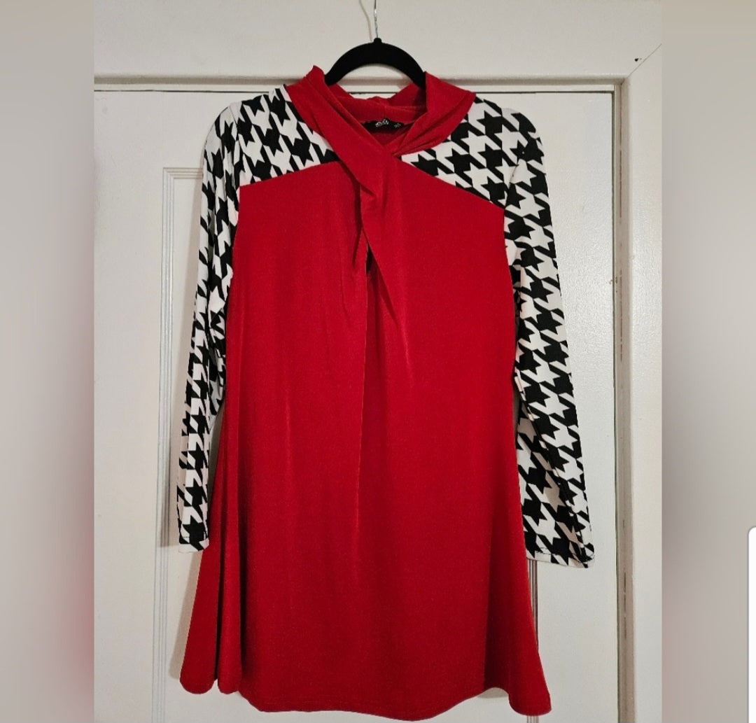 Lily Criss Cross Blk & Red Mini Dress with Keyhole Front Size small